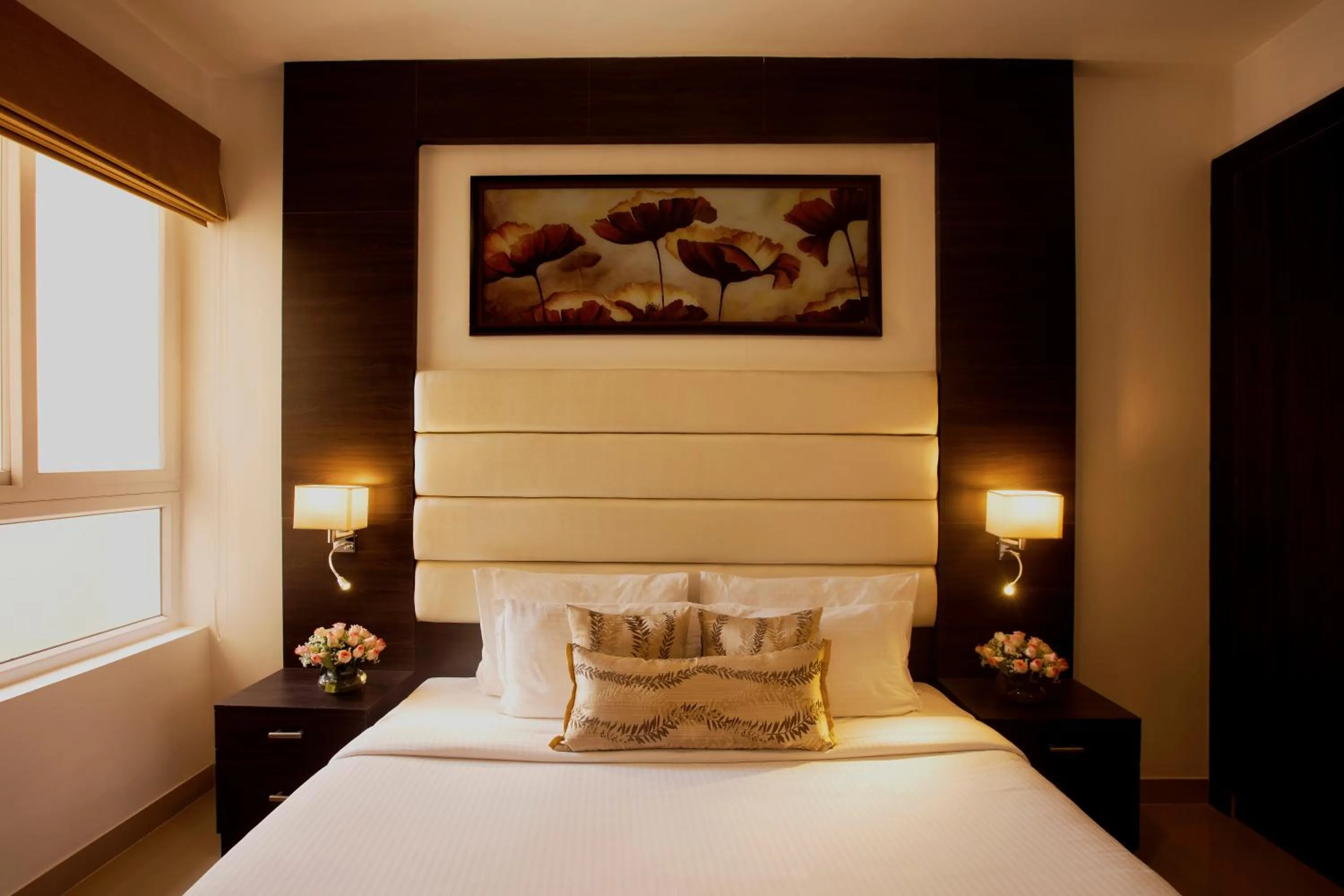 Bedroom, Bed in Golden Tulip Bhiwadi