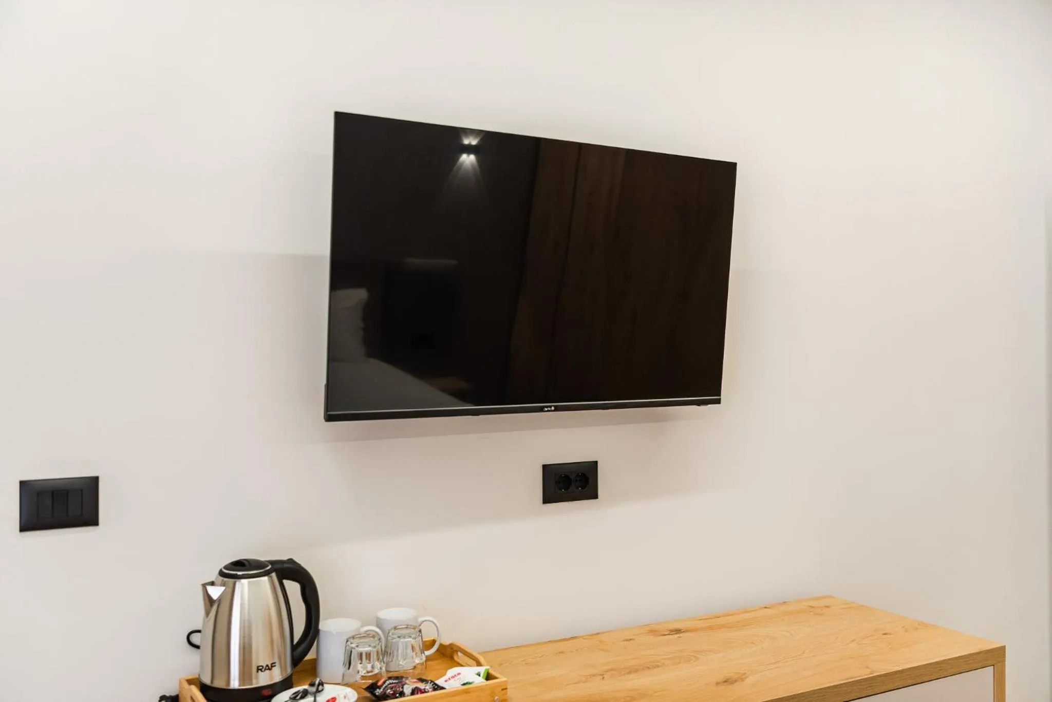 TV and multimedia in Relax Inn Hotel Durres