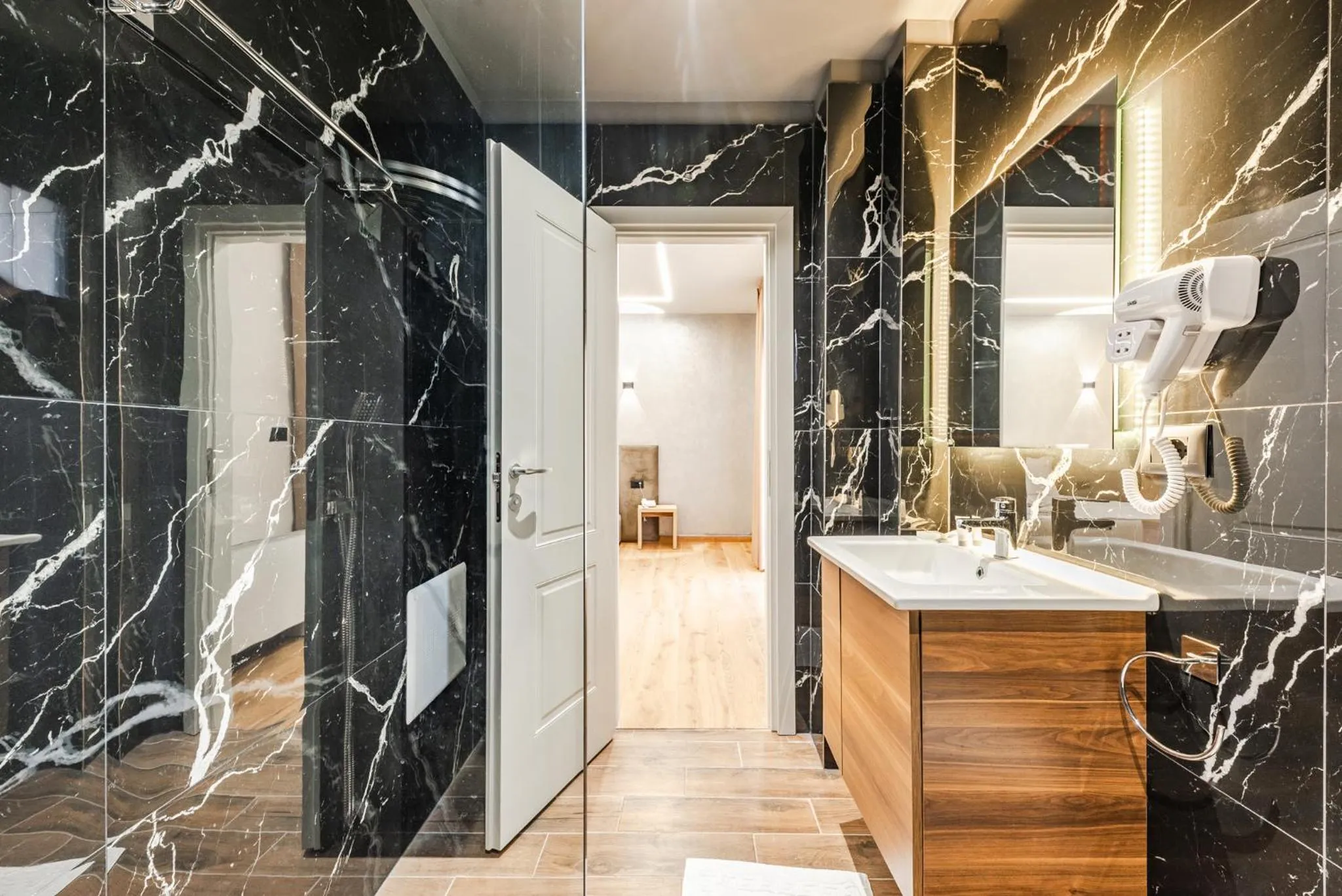 Shower in Relax Inn Hotel Durres