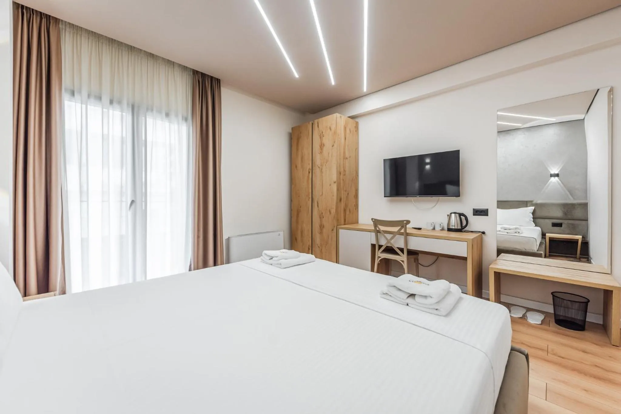 Bed in Relax Inn Hotel Durres