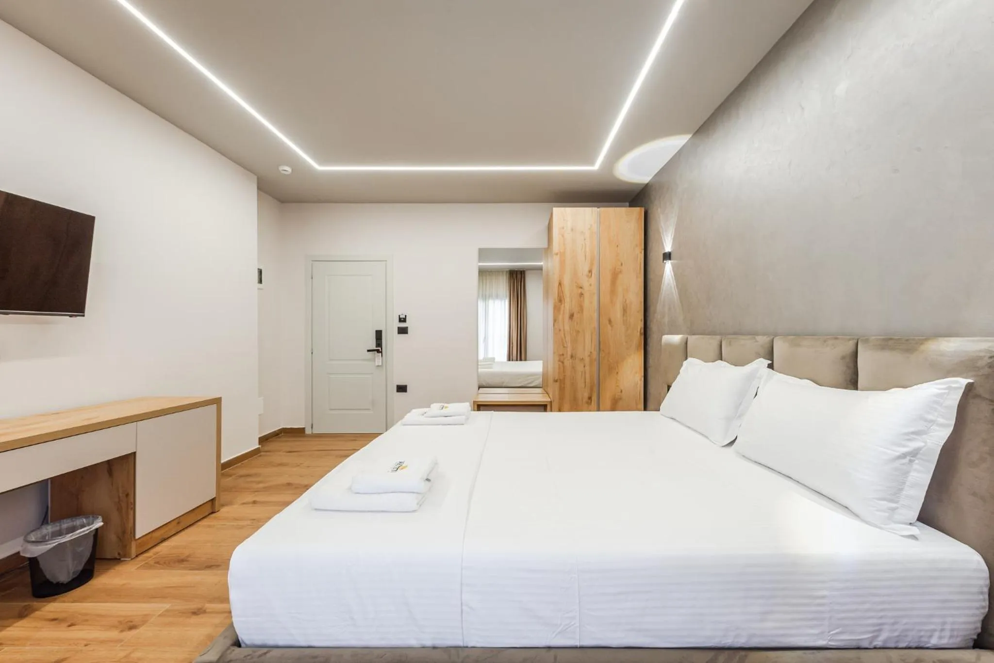 Bed in Relax Inn Hotel Durres