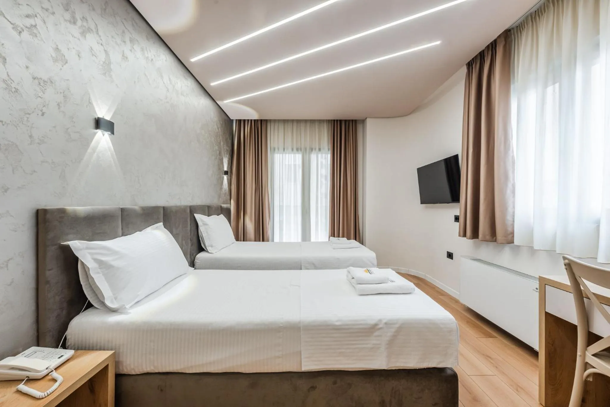 Bed in Relax Inn Hotel Durres