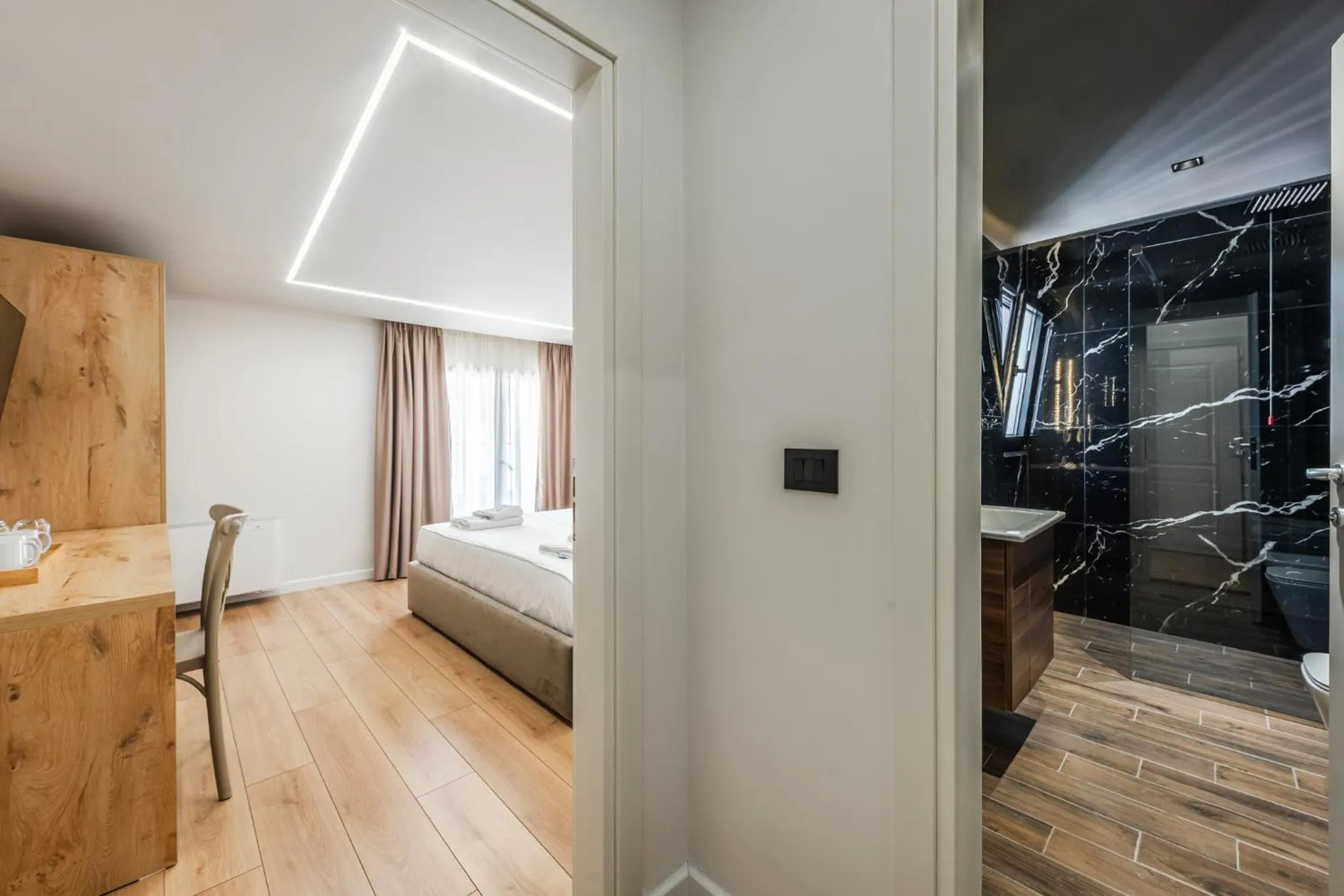 Shower, Bed in Relax Inn Hotel Durres