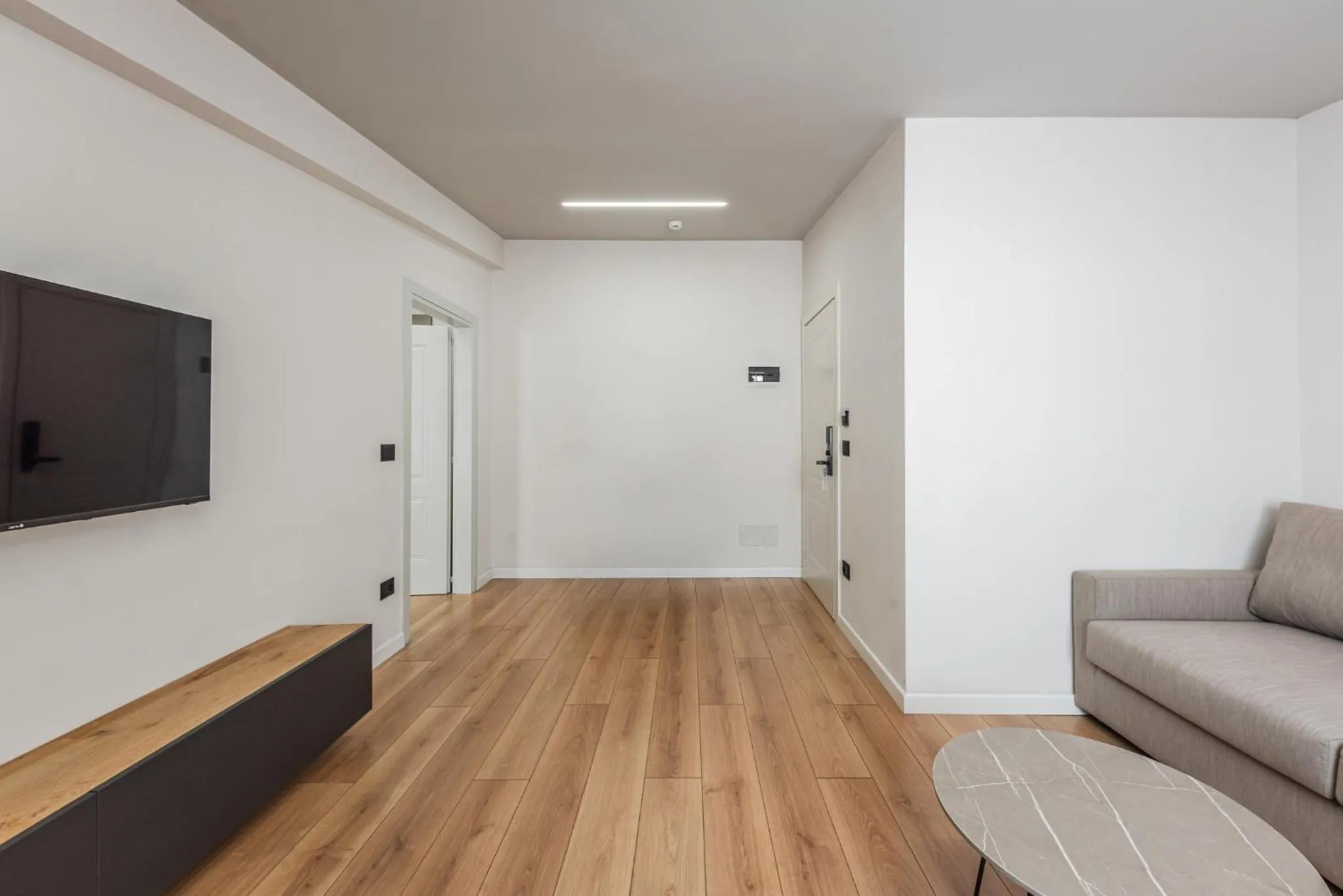 TV and multimedia in Relax Inn Hotel Durres