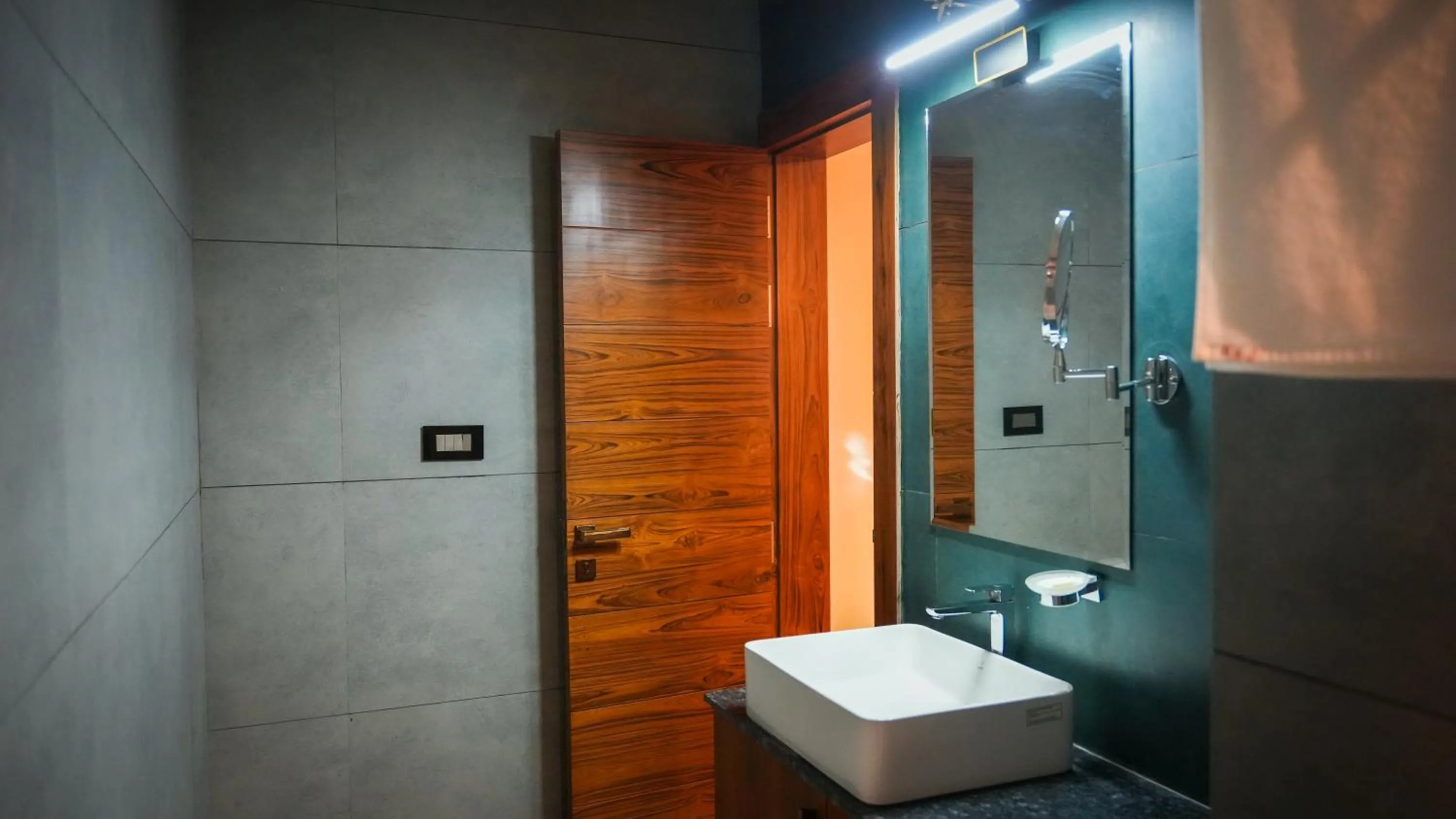 Toilet in THE LOVE PASSION KARMA CLUB & RESORT