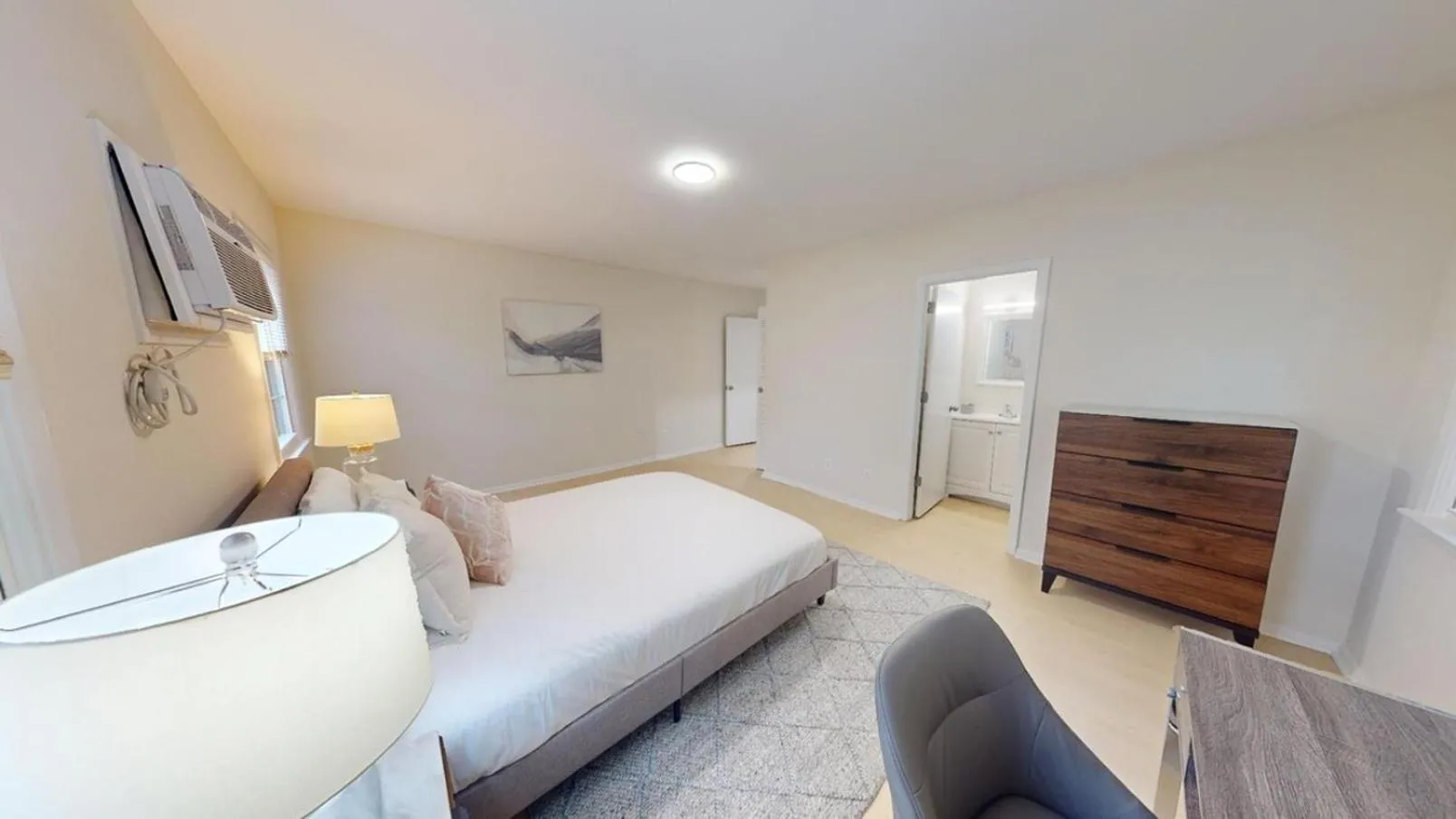 Bed in Pine Brook 1322 I Pool Gym I Free Parking !