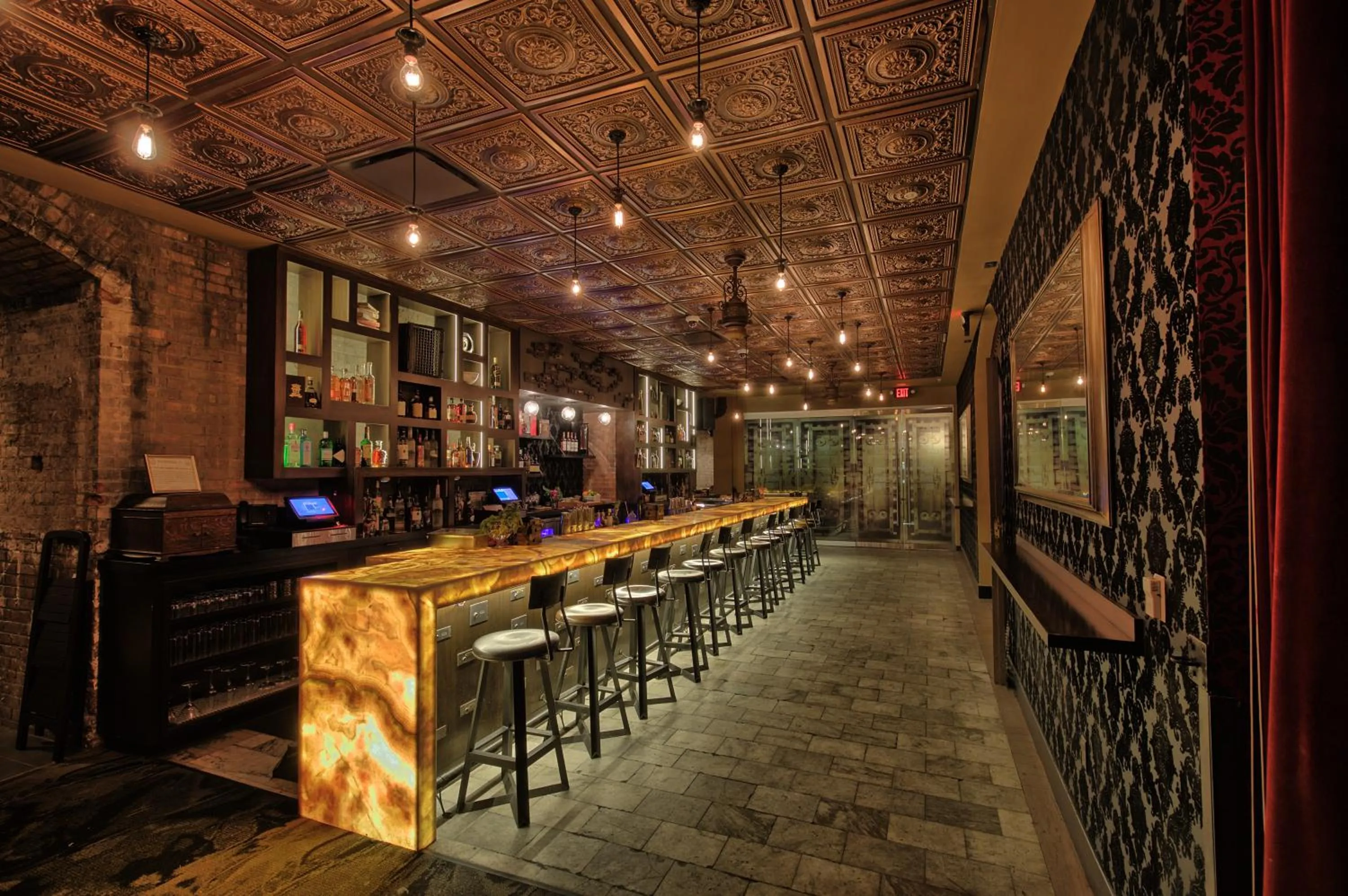 Restaurant/places to eat in Metropolitan at The 9, Autograph Collection