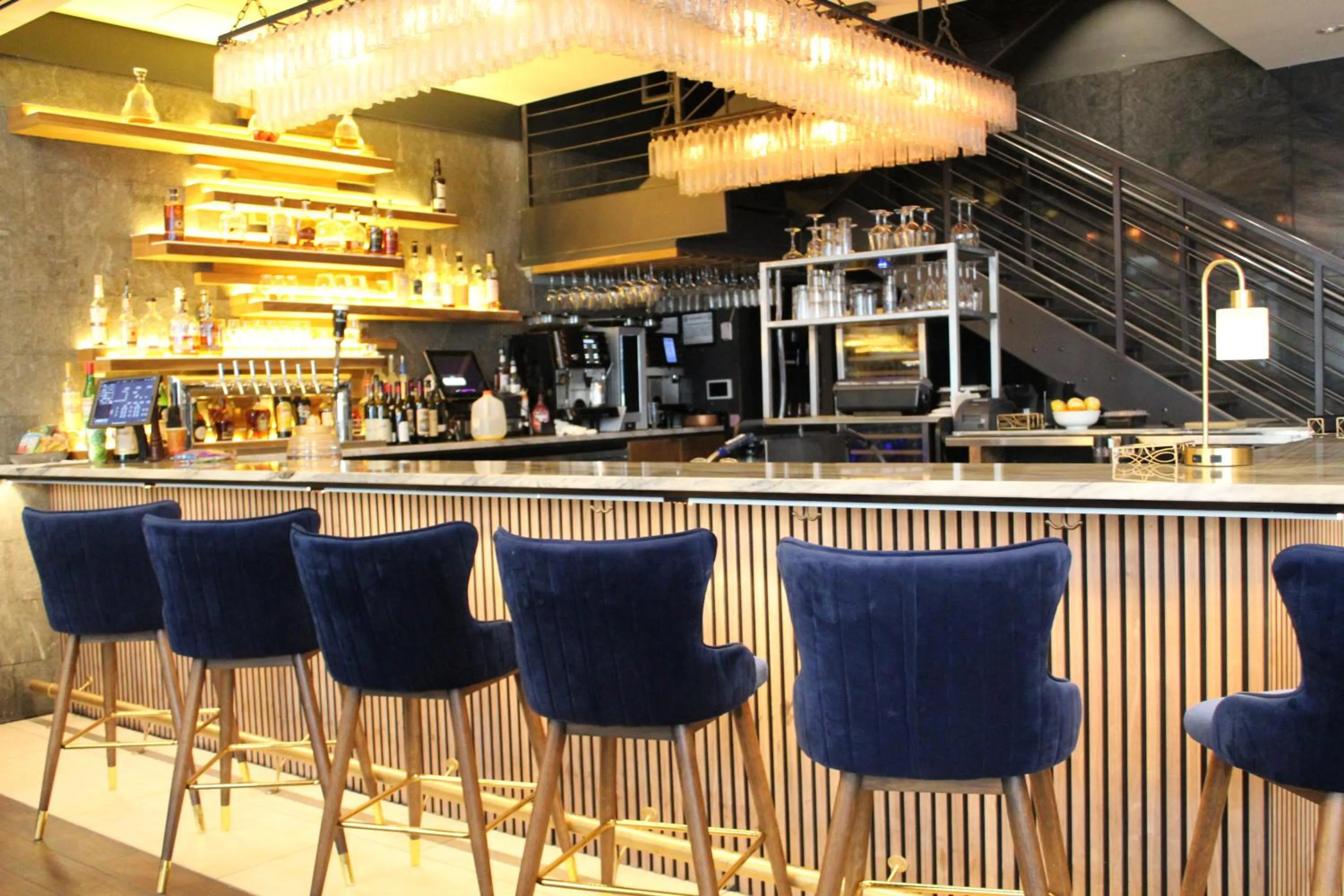 Restaurant/places to eat in Metropolitan at The 9, Autograph Collection