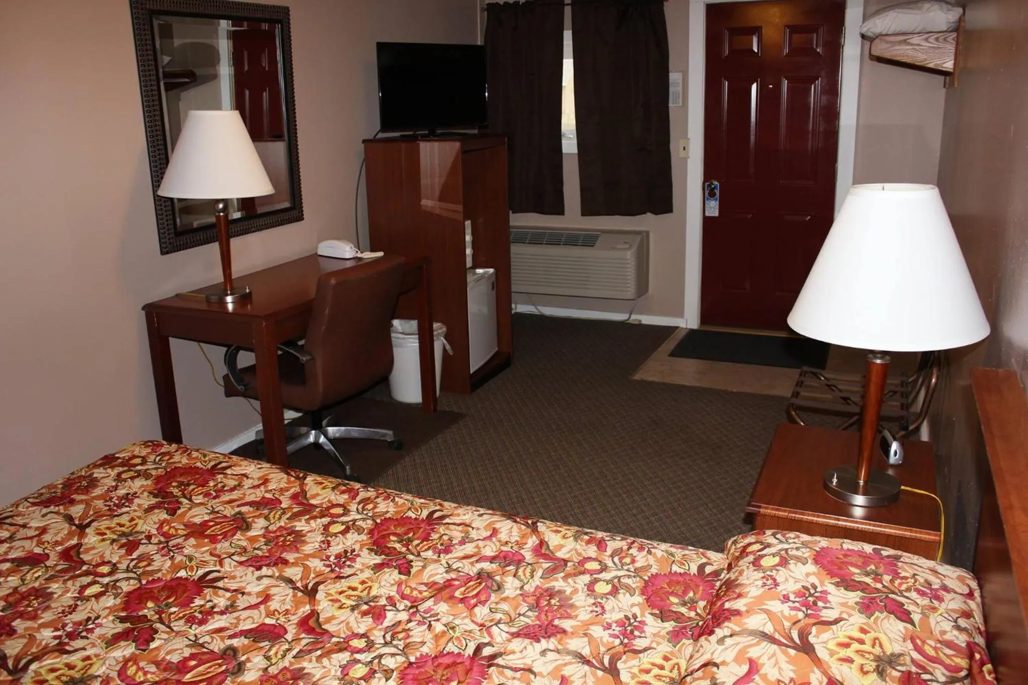 Bed in The Village Motel