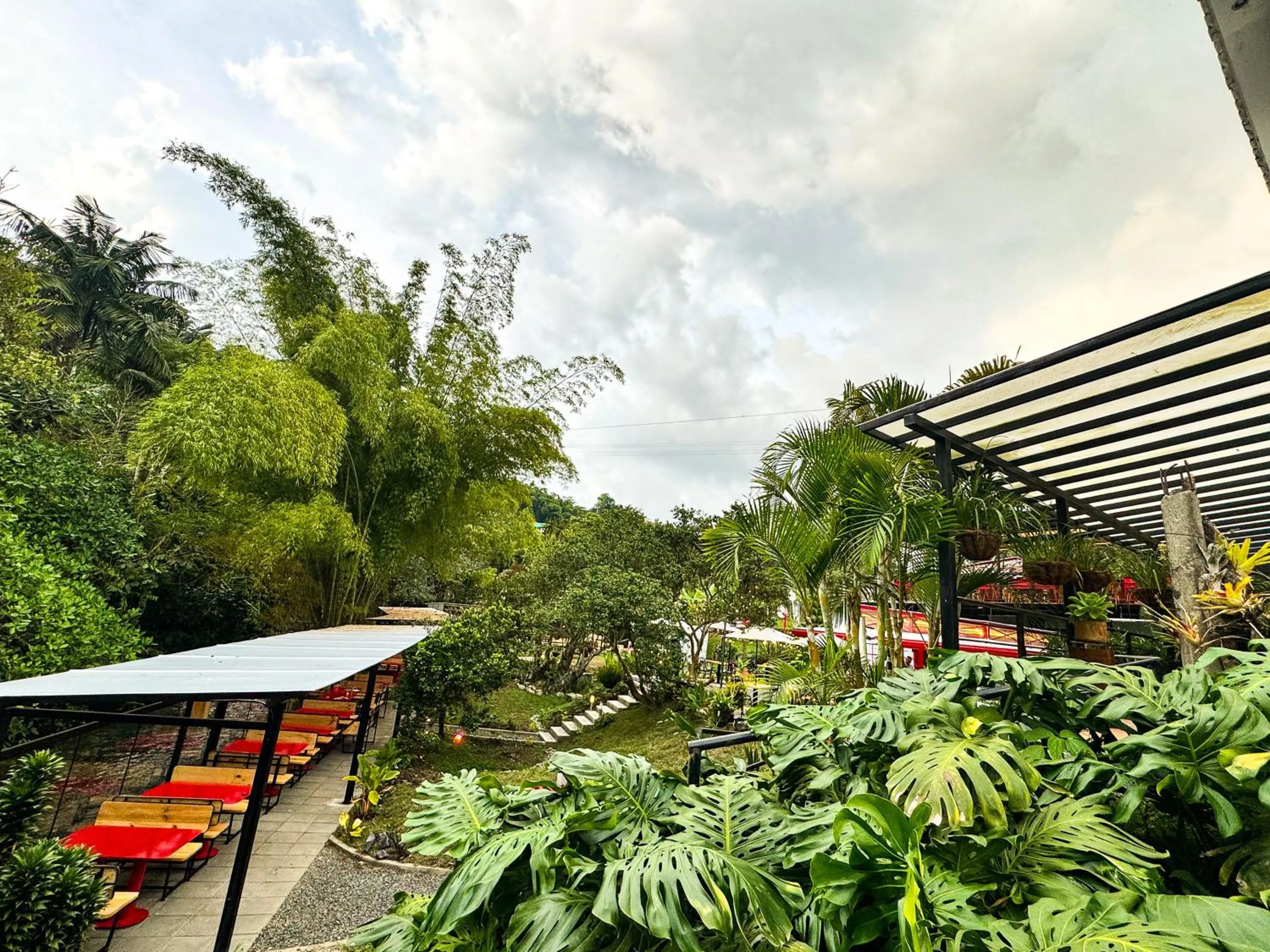 Restaurant/places to eat in Tierra Maravilla