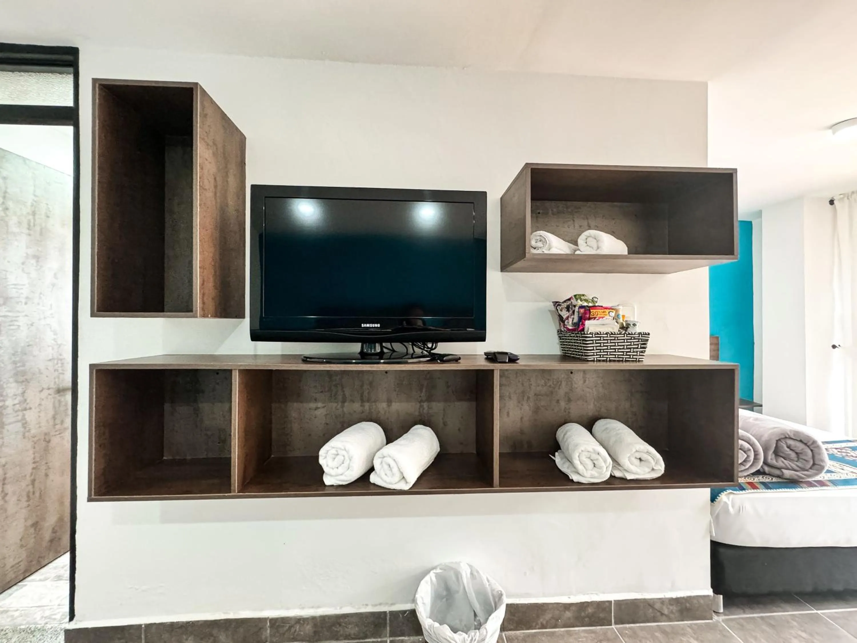 TV and multimedia in Tierra Maravilla