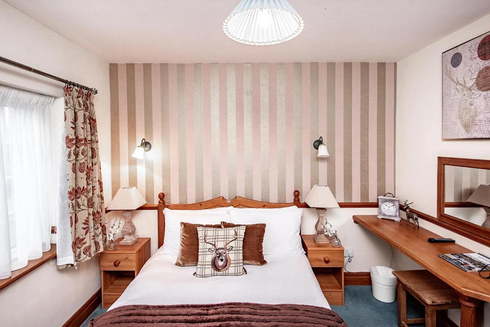 Photo of the whole room, Bed in Trivelles Waterhall Country Gatwick Hotel & airport parking