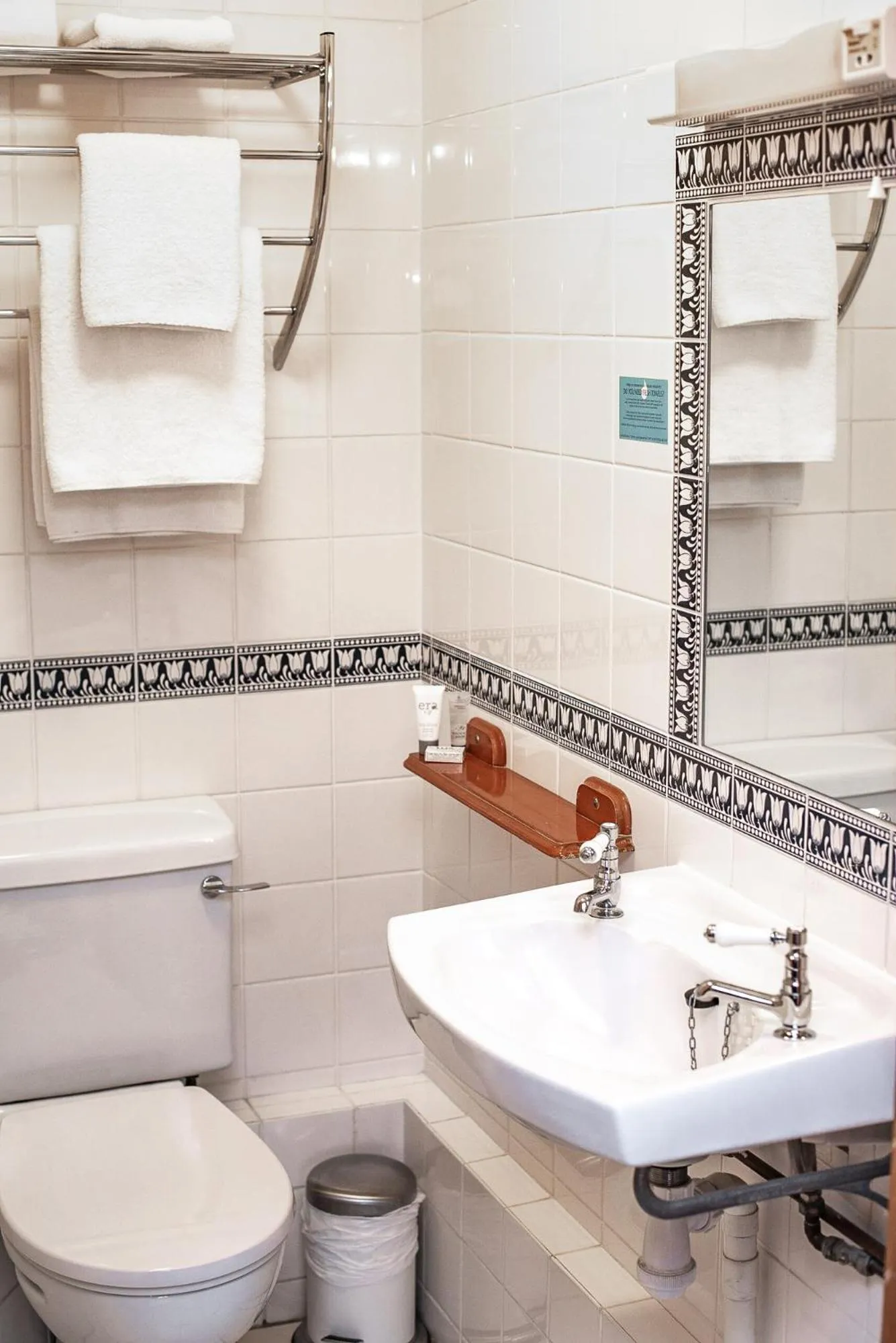 Bathroom in Trivelles Waterhall Country Gatwick Hotel & airport parking