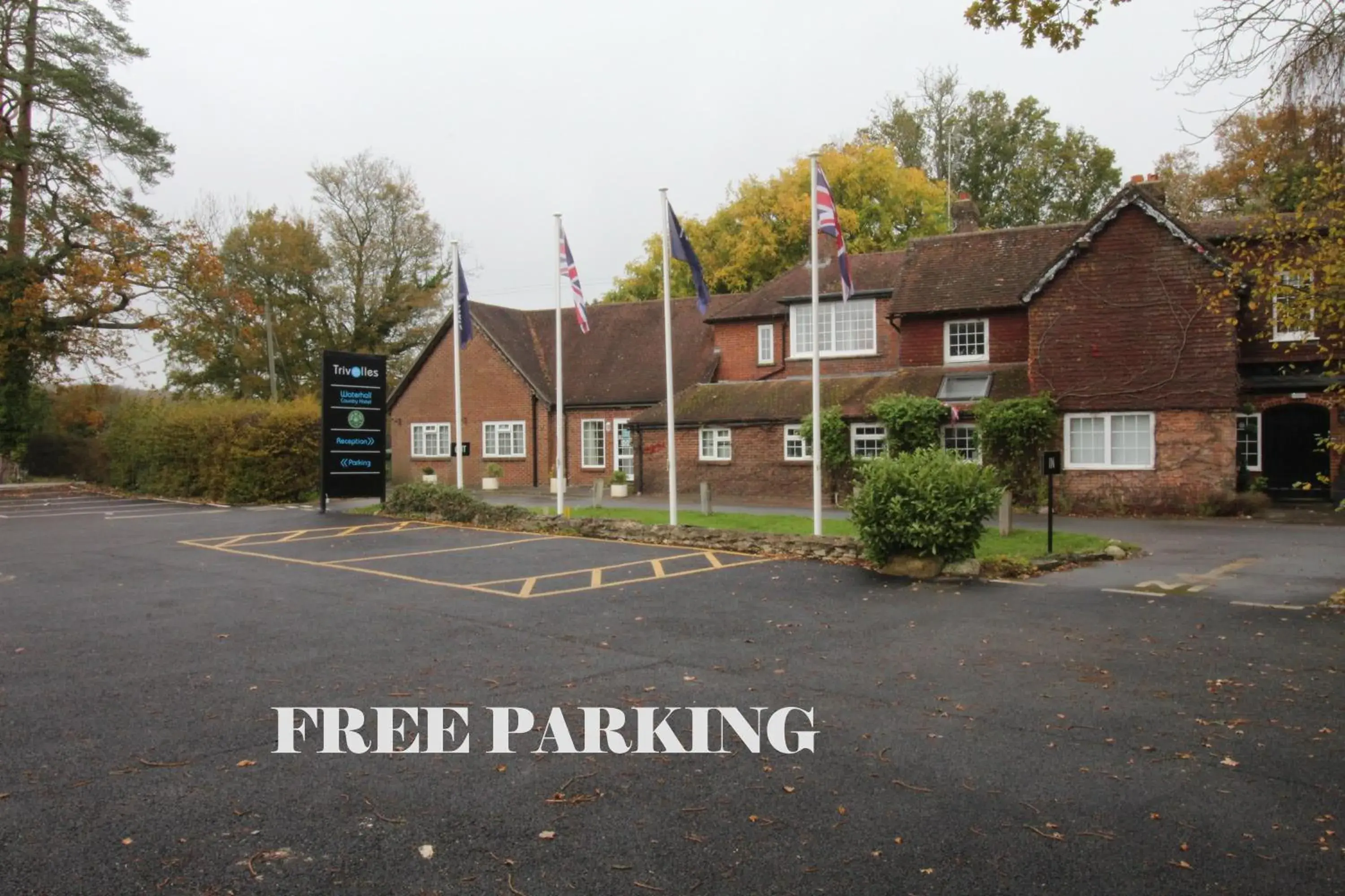 Trivelles Waterhall Country Gatwick Hotel & airport parking Trivelles Waterhall Country Gatwick Hotel & airport parking