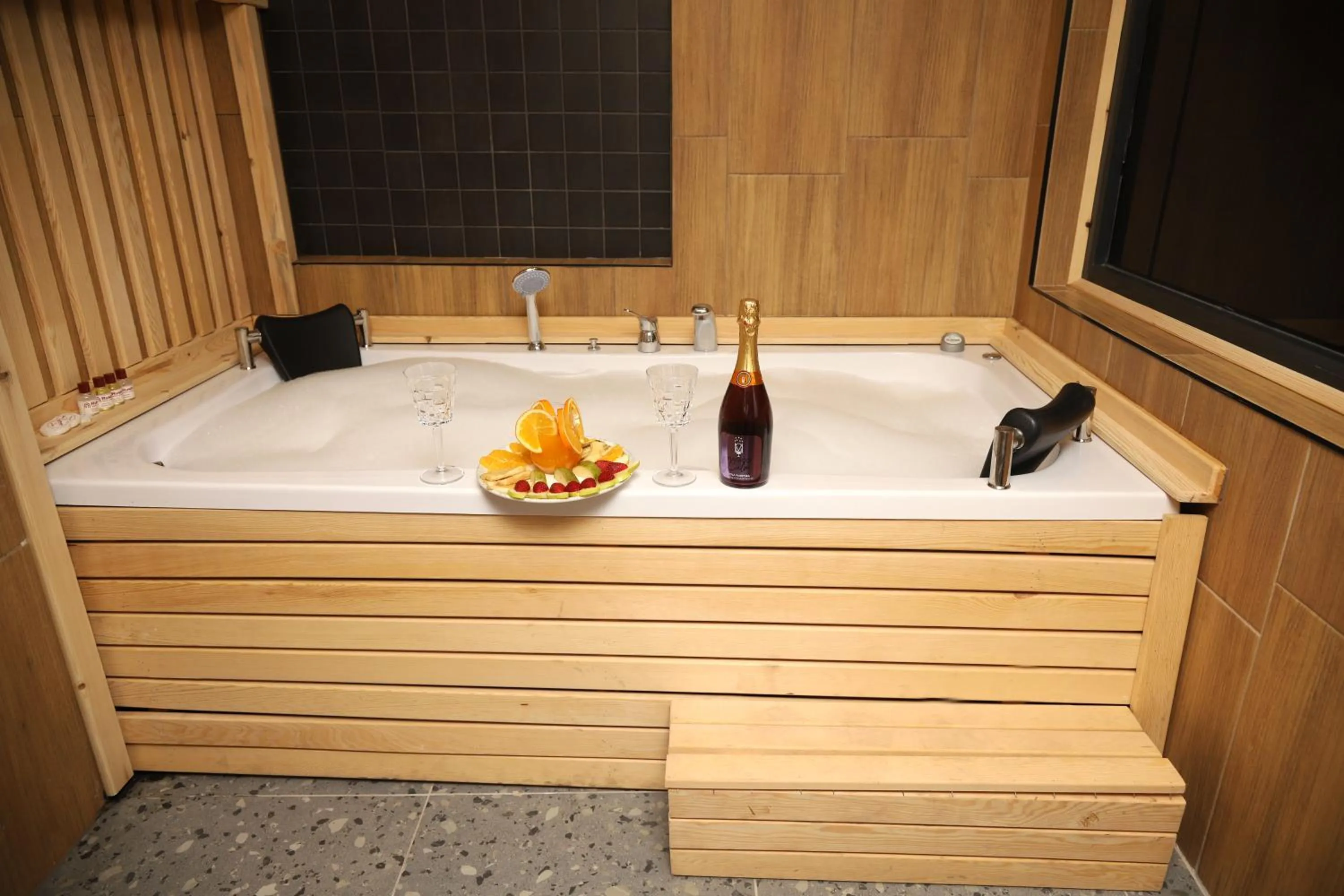 Food and drinks in Rush Hotel Tokat