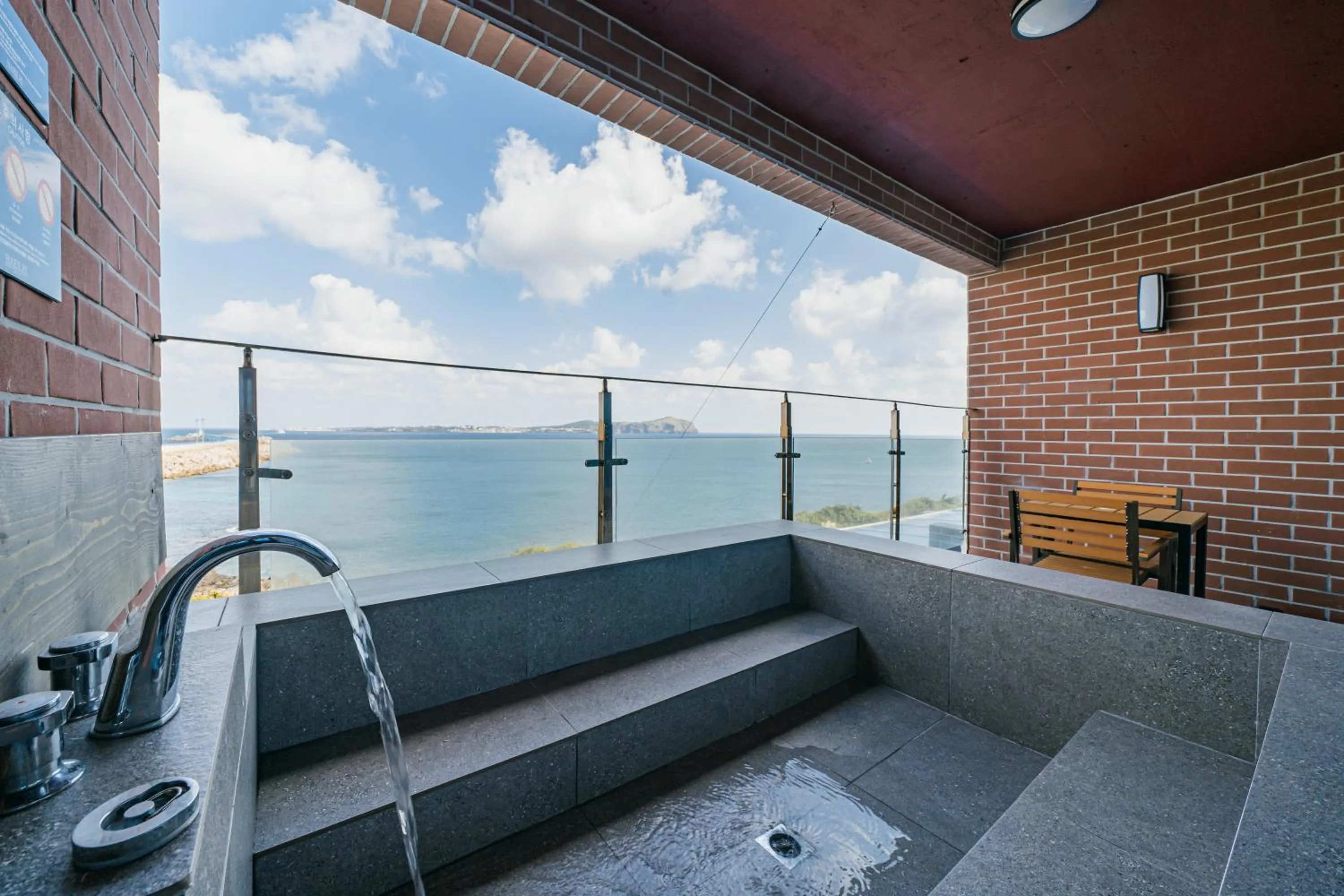 Haeilri Pool&SPA Hotel