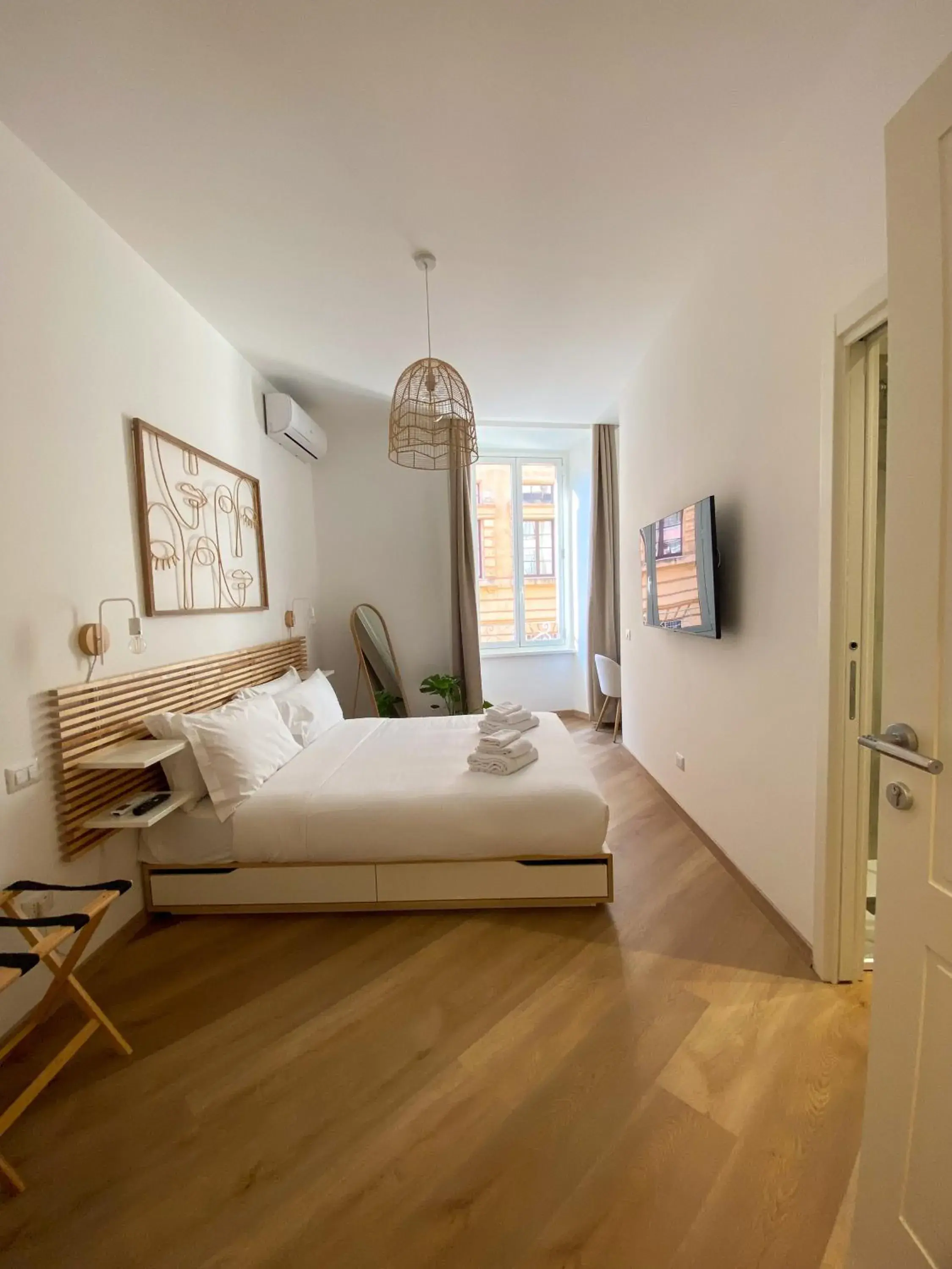 Deluxe Double Room in Boho Suites - Rome Colosseum Deluxe Double Room in Boho Suites - Rome Colosseum