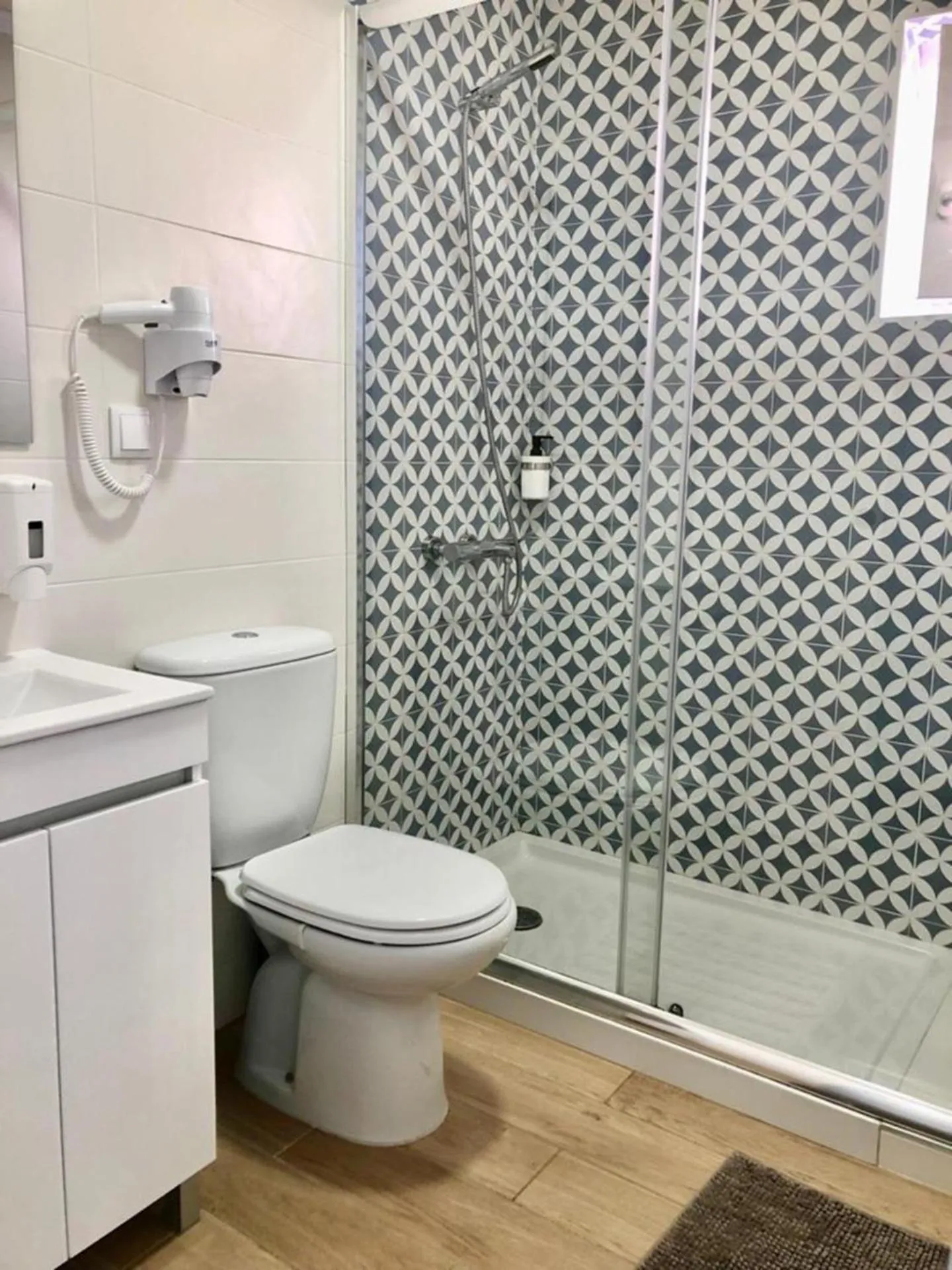 Shower in Granny´s Guesthouse