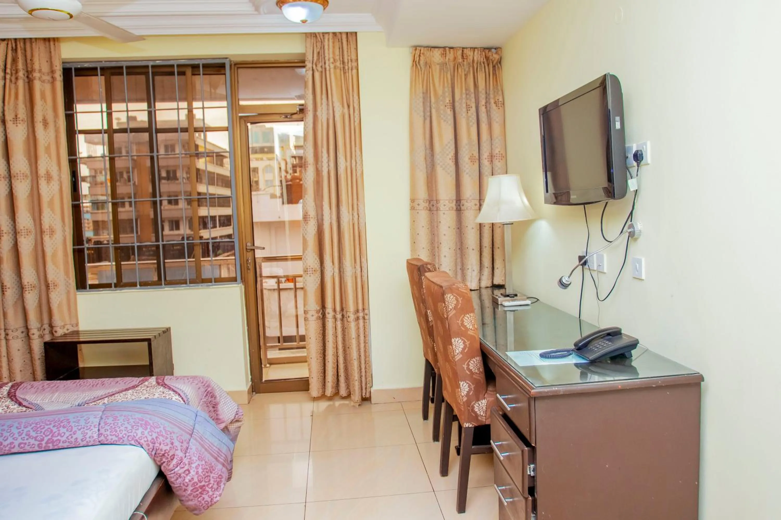 Bed in Sleep Inn Hotel - Kariakoo