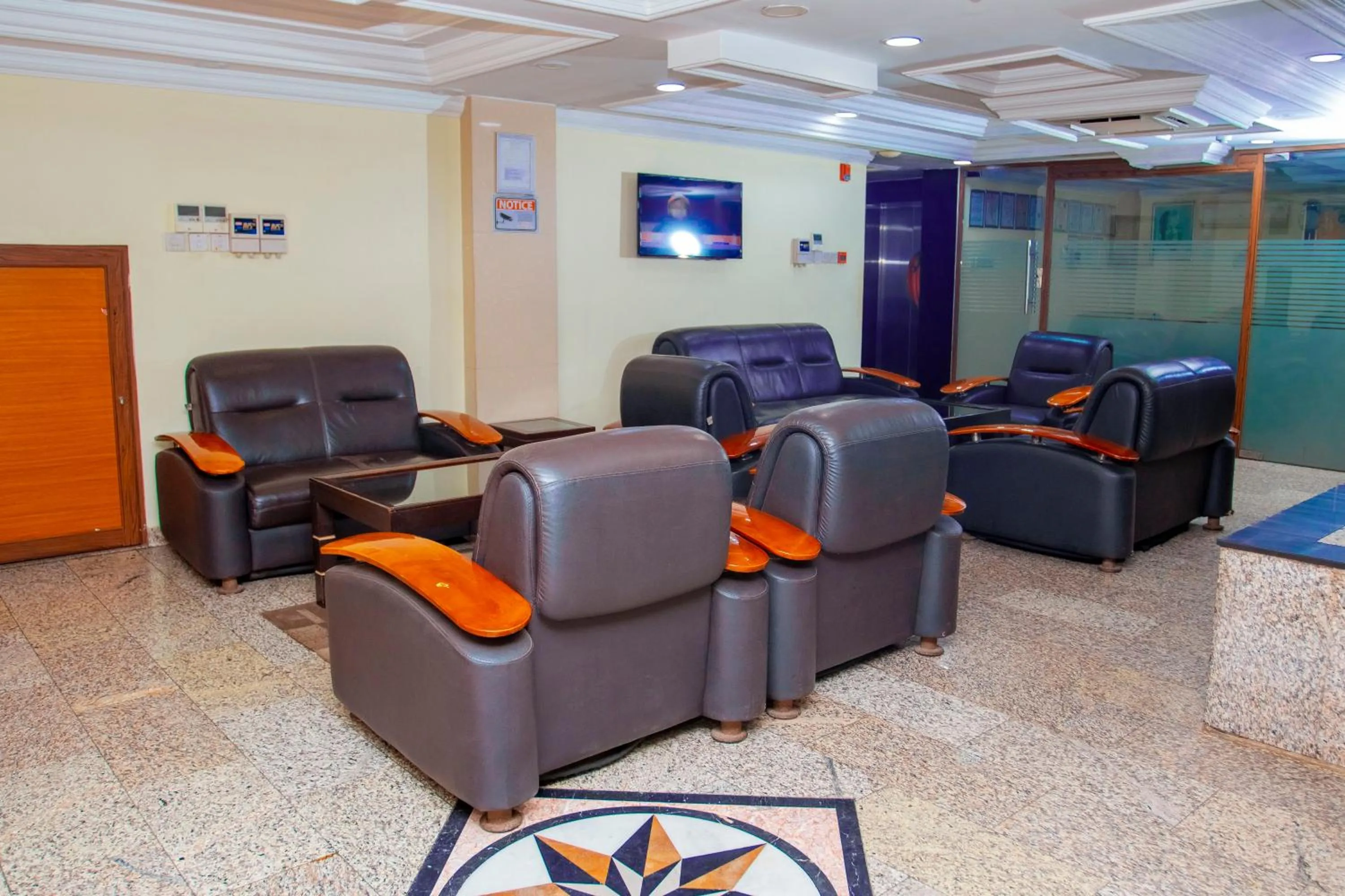 TV and multimedia in Sleep Inn Hotel - Kariakoo