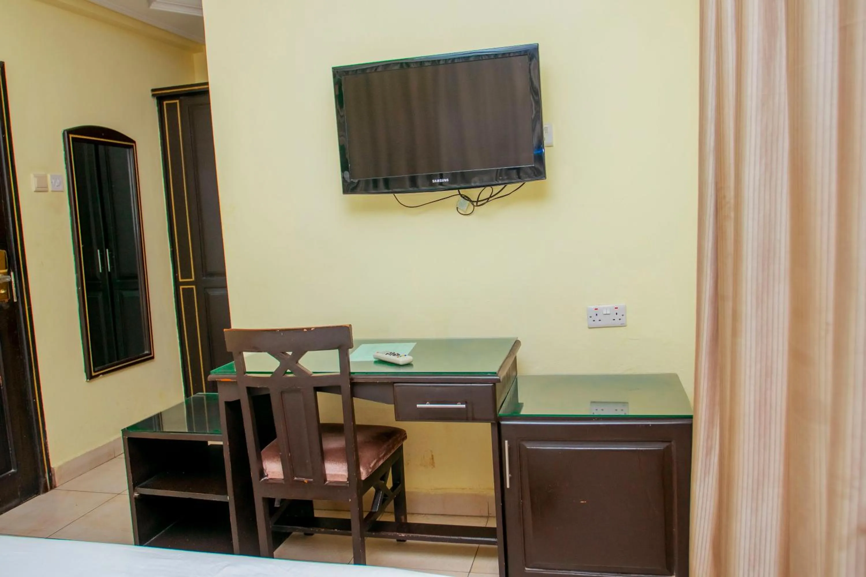 TV and multimedia in Sleep Inn Hotel - Kariakoo