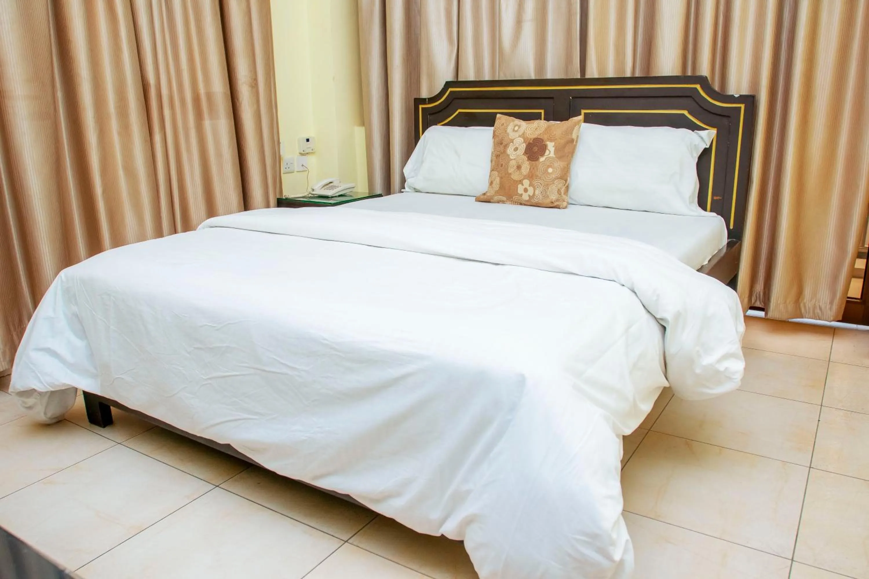 Bed in Sleep Inn Hotel - Kariakoo