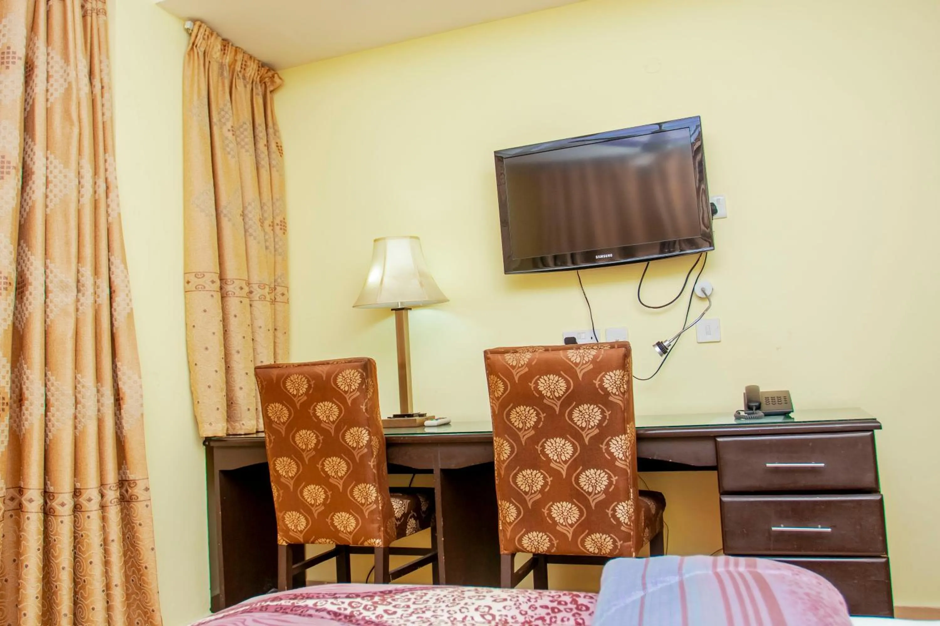 Bed in Sleep Inn Hotel - Kariakoo