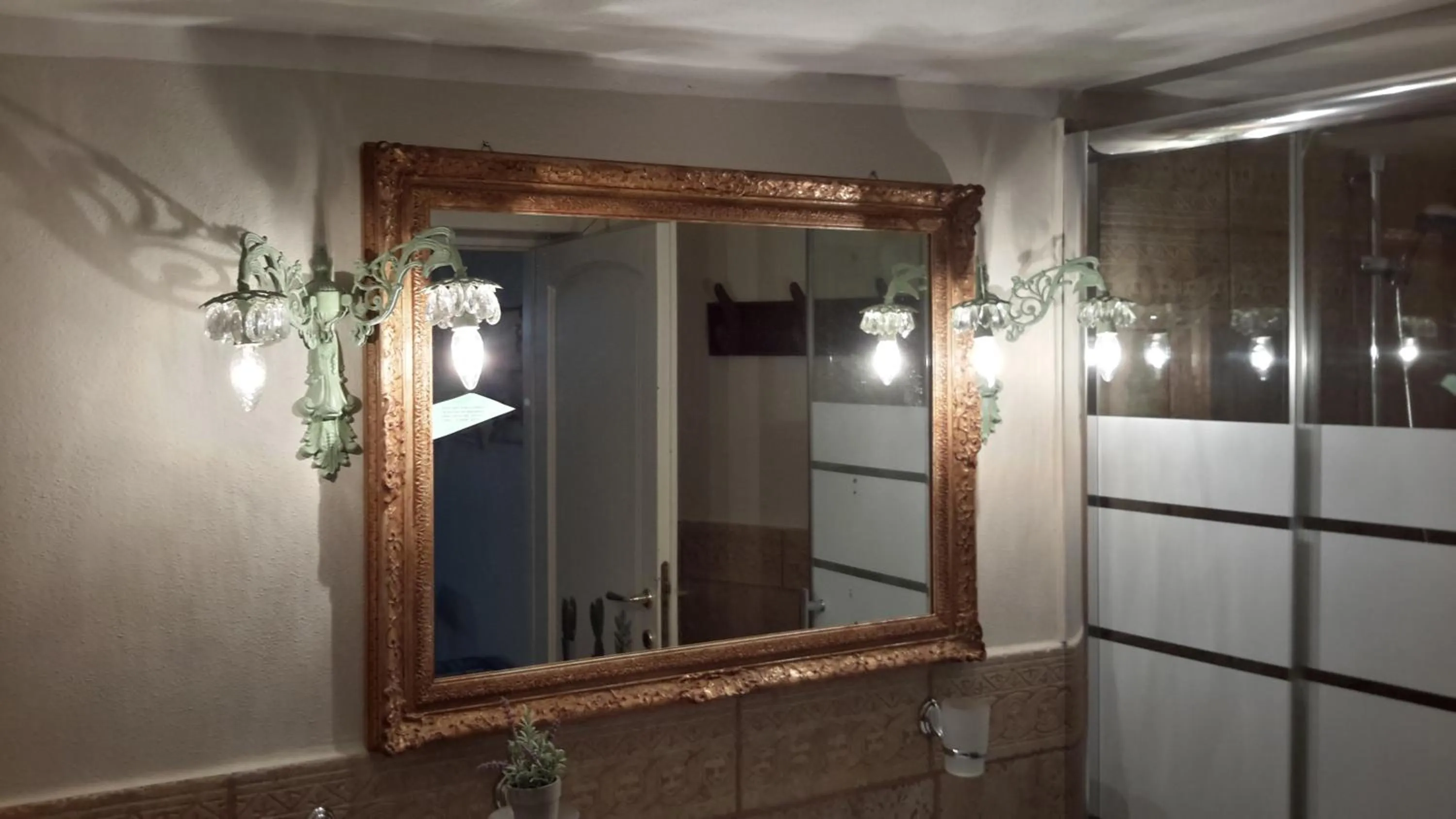 Bathroom in casa di campagna dal pozzo