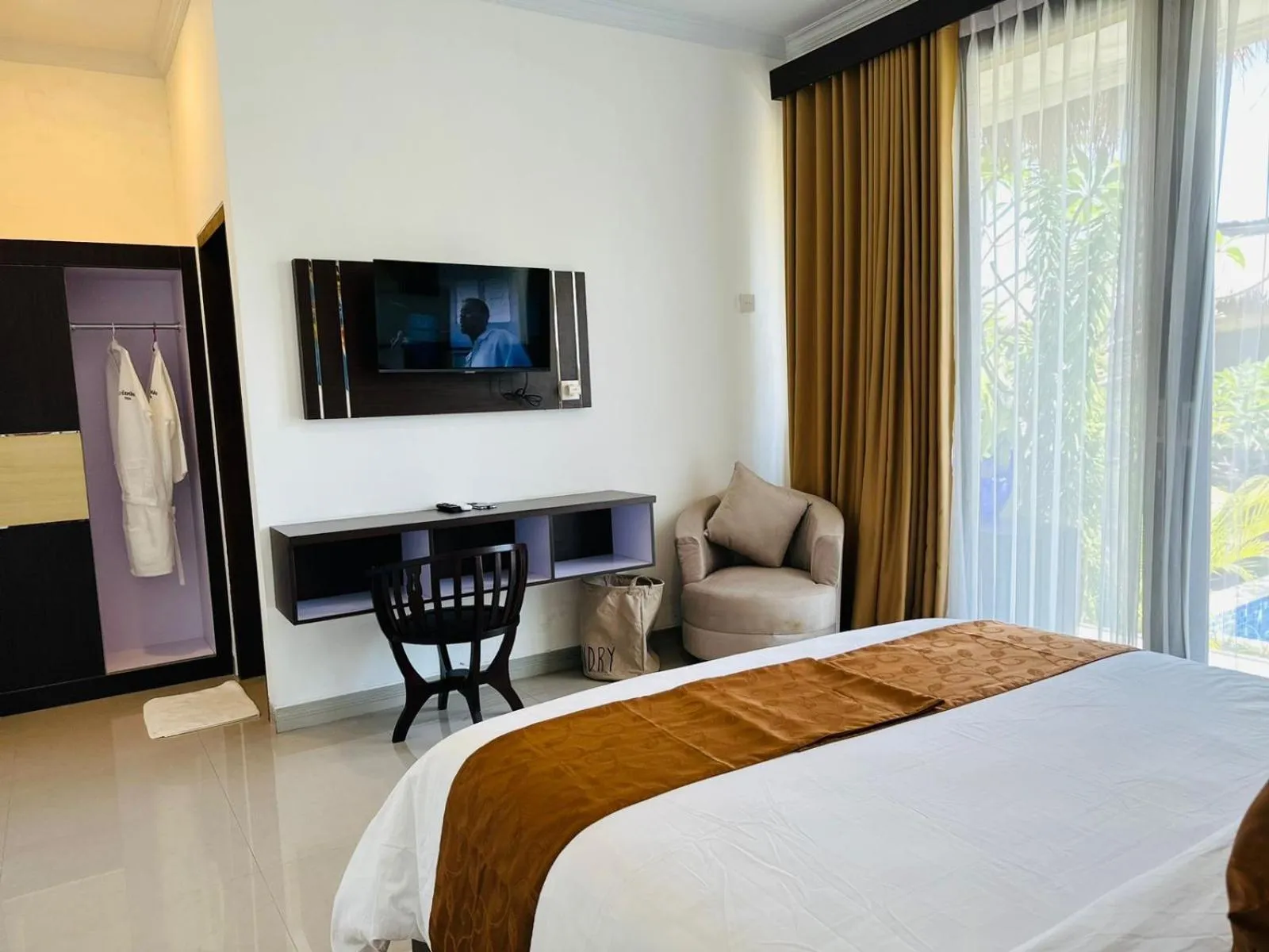 TV and multimedia, Bed in Maliqa Villas Nusa Penida
