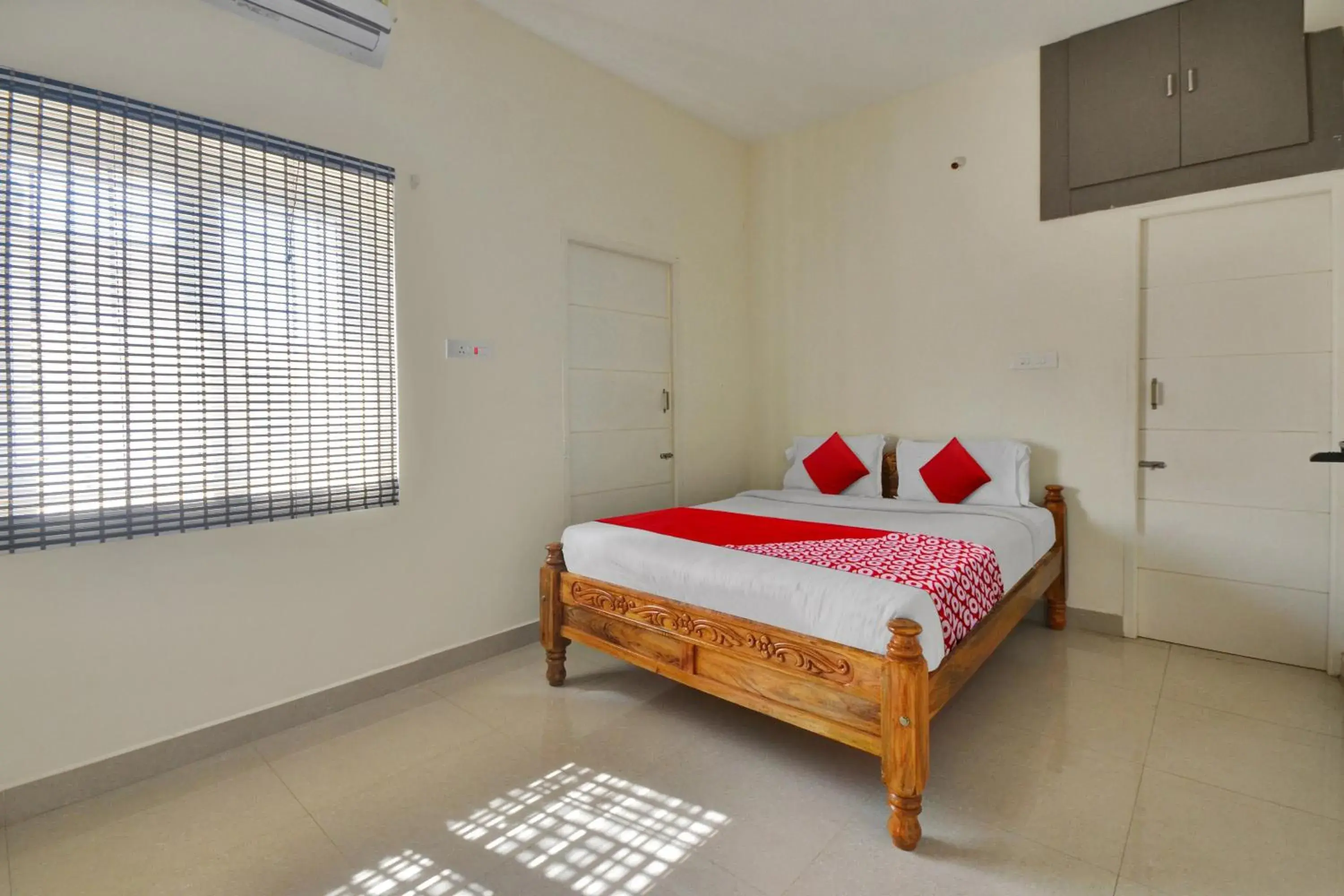 Classic Triple Room - single occupancy in Hotel O Hotel Snowdrop Classic Triple Room - single occupancy in Hotel O Hotel Snowdrop