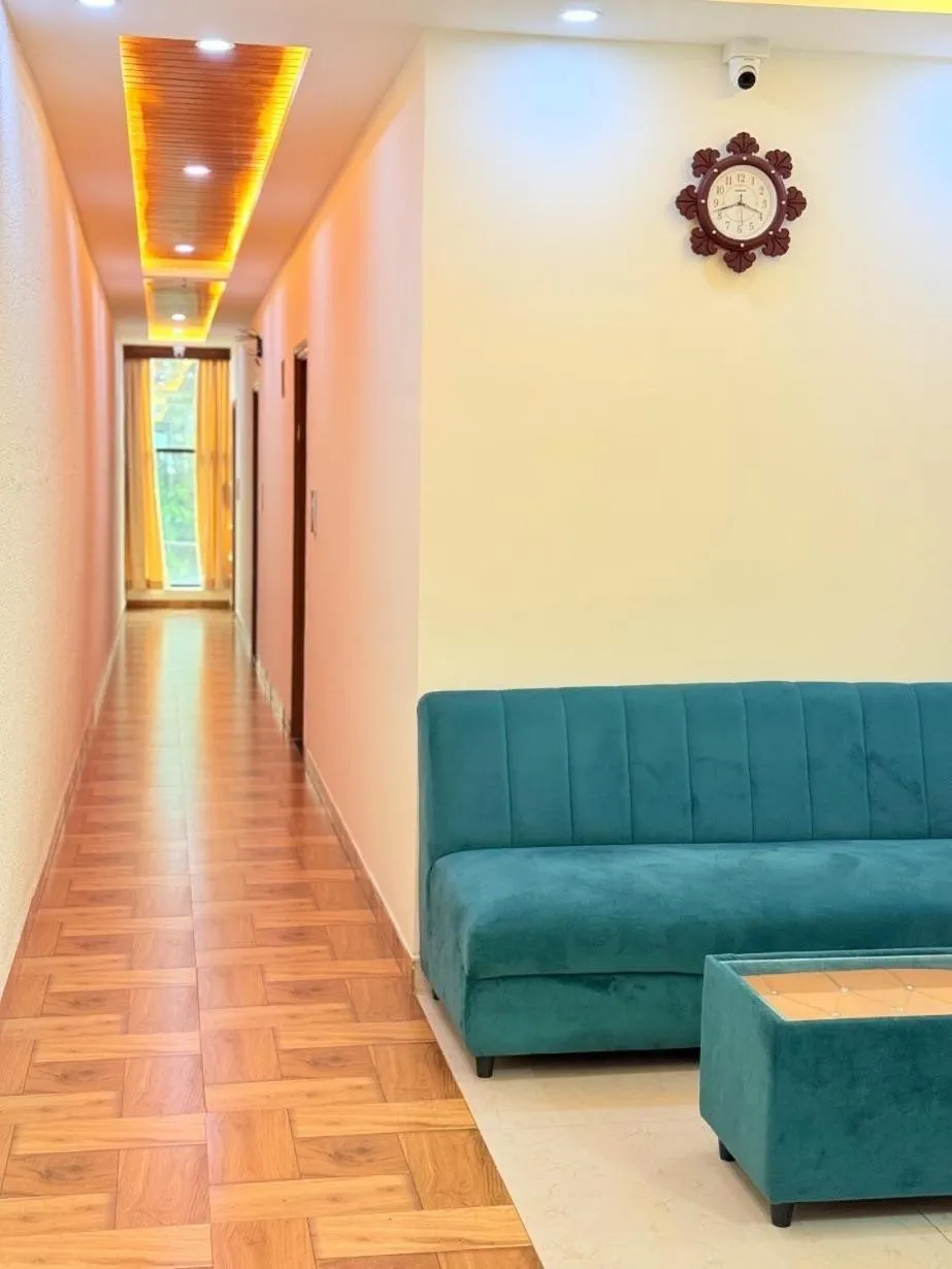 Seating area in Hotel Zeke Avenue