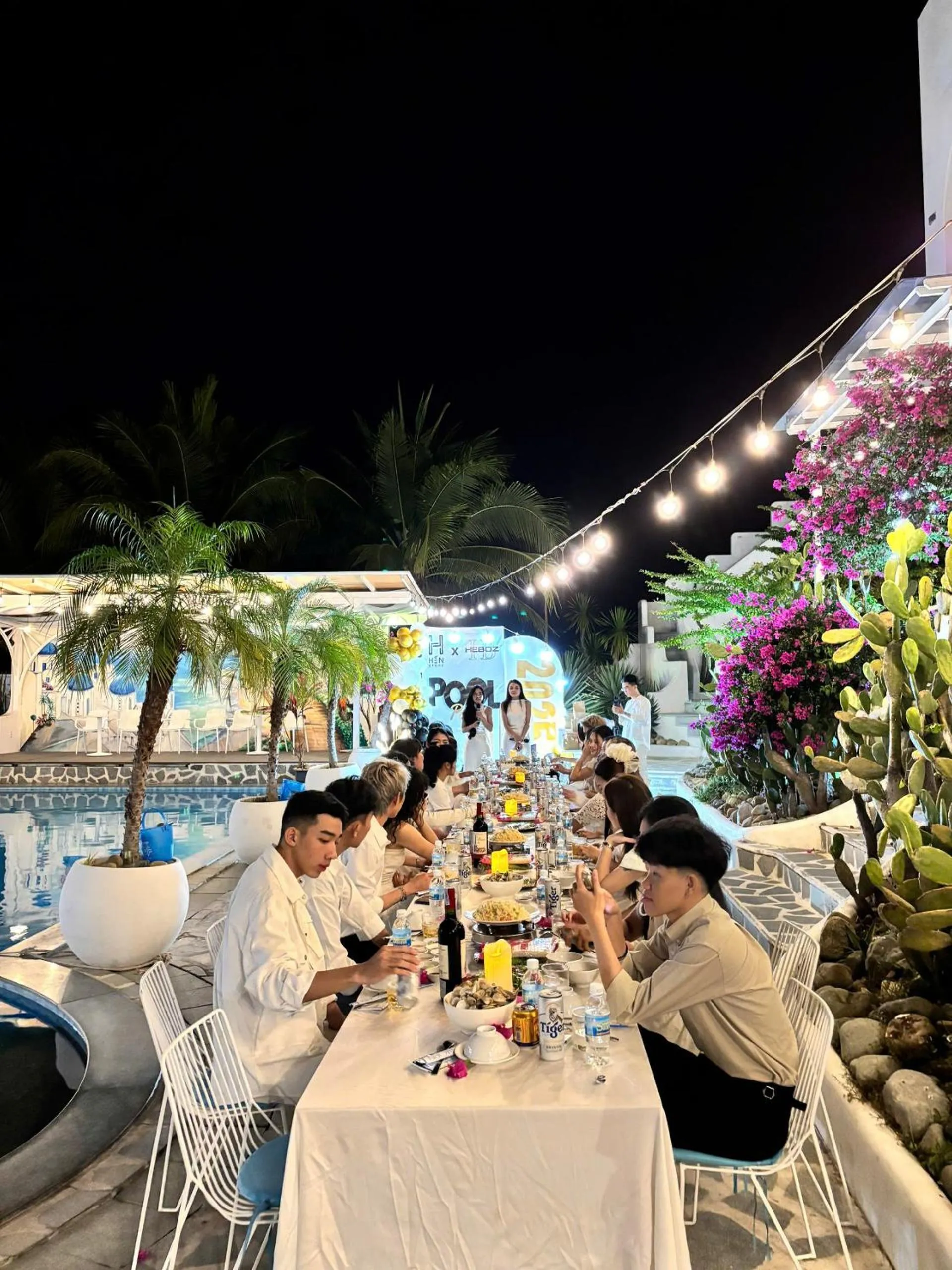 BBQ facilities in Santorini Villa Cam Ranh