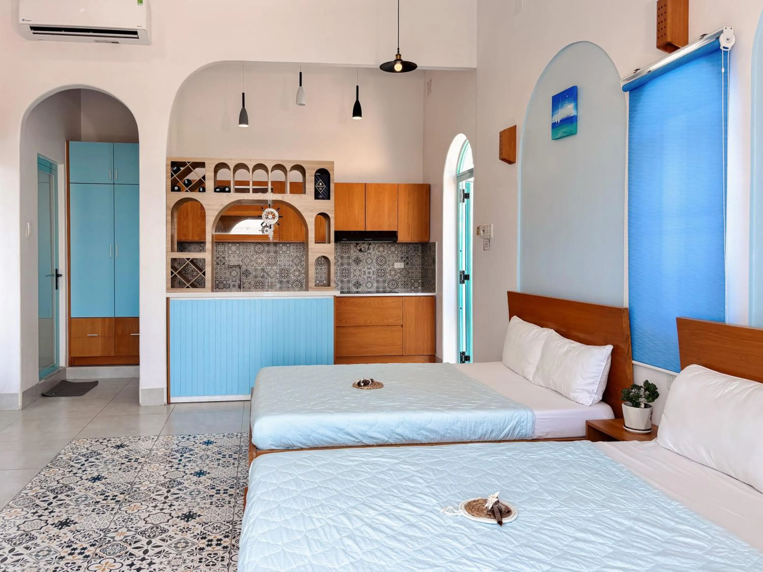 Bed in Santorini Villa Cam Ranh