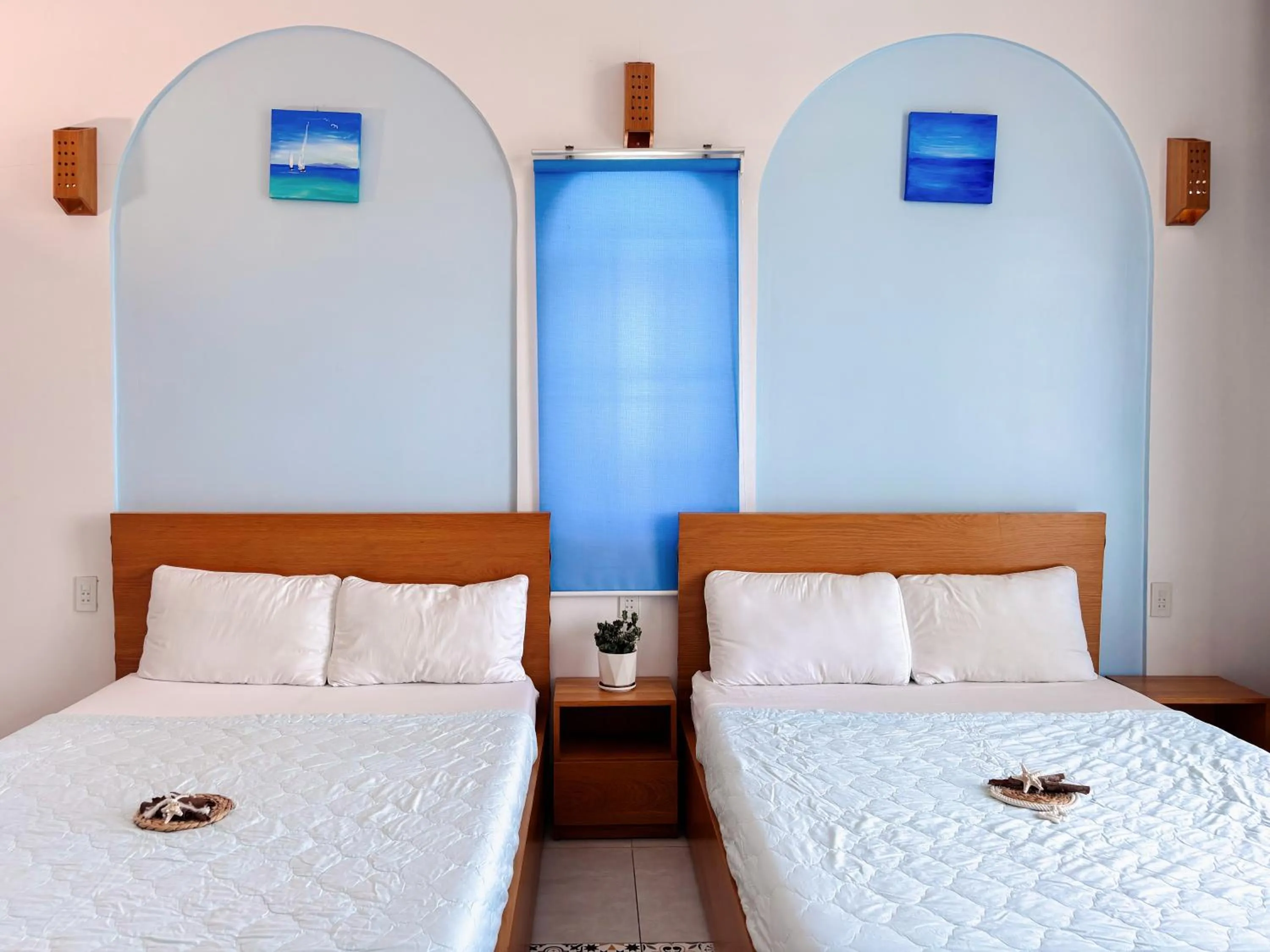 Bed in Santorini Villa Cam Ranh