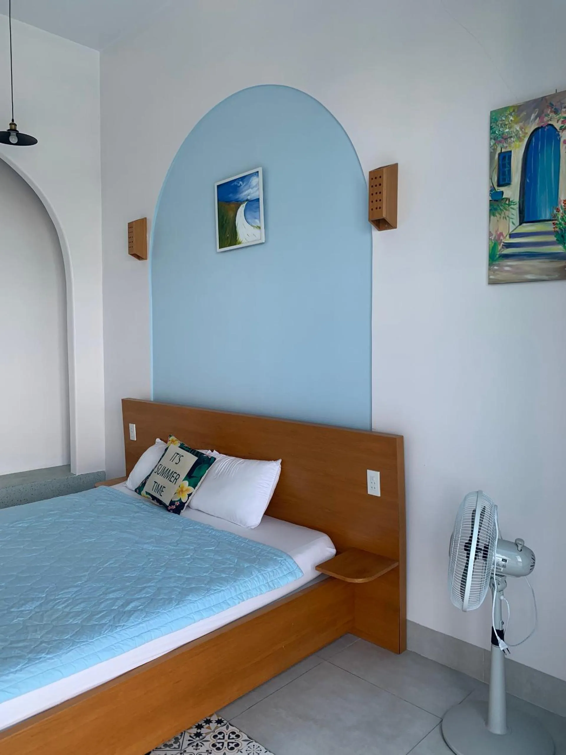 Bed in Santorini Villa Cam Ranh
