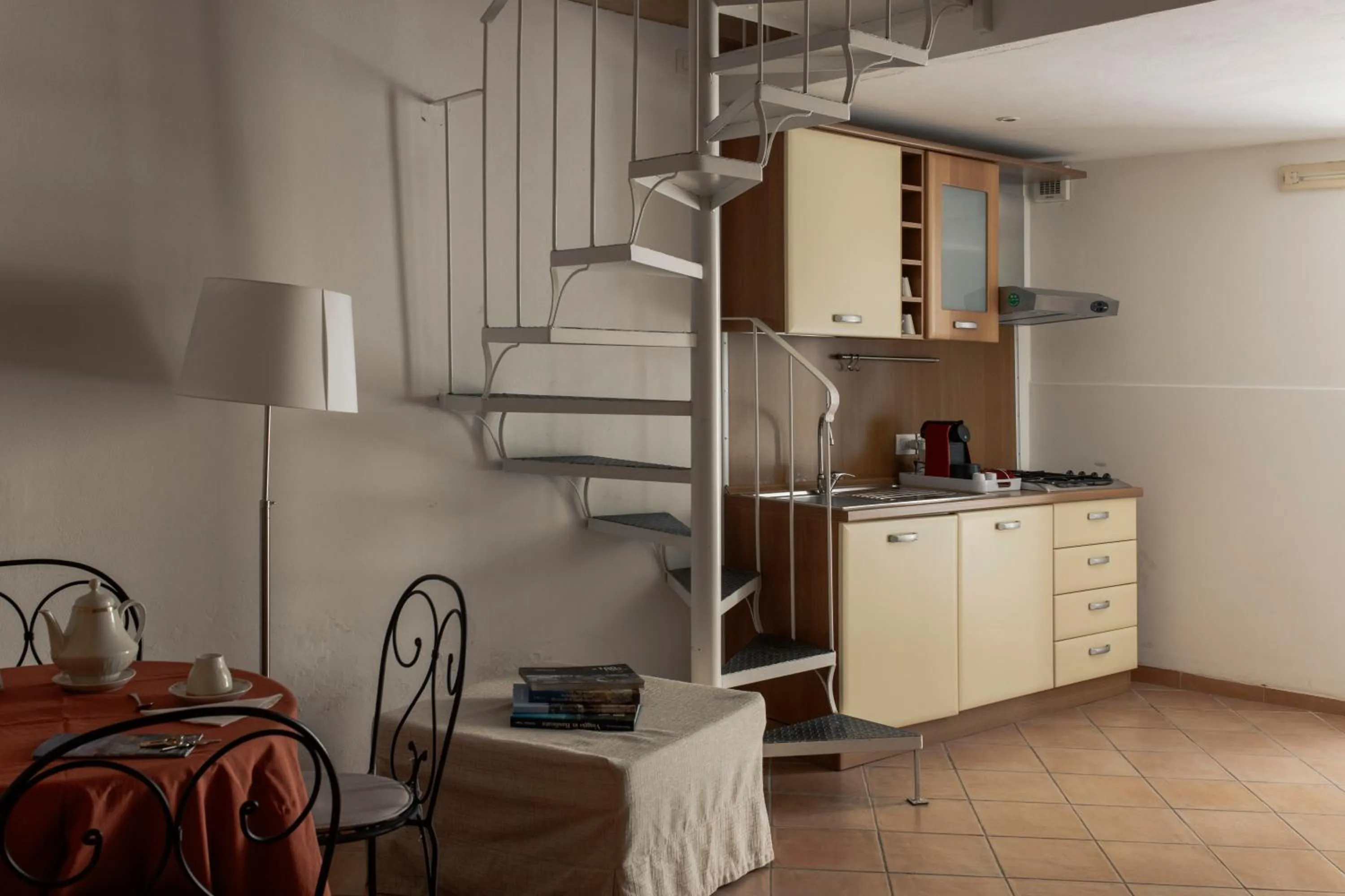 Kitchen or kitchenette in Il Vicinato, casa vacanza immersa nel cuore dei Sassi