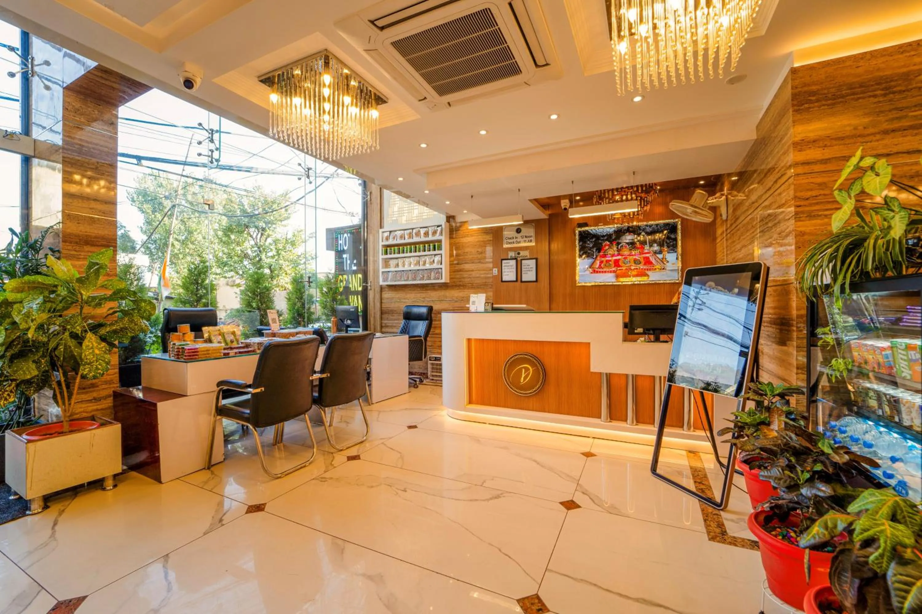 TV and multimedia in Hotel The Grand Dewan