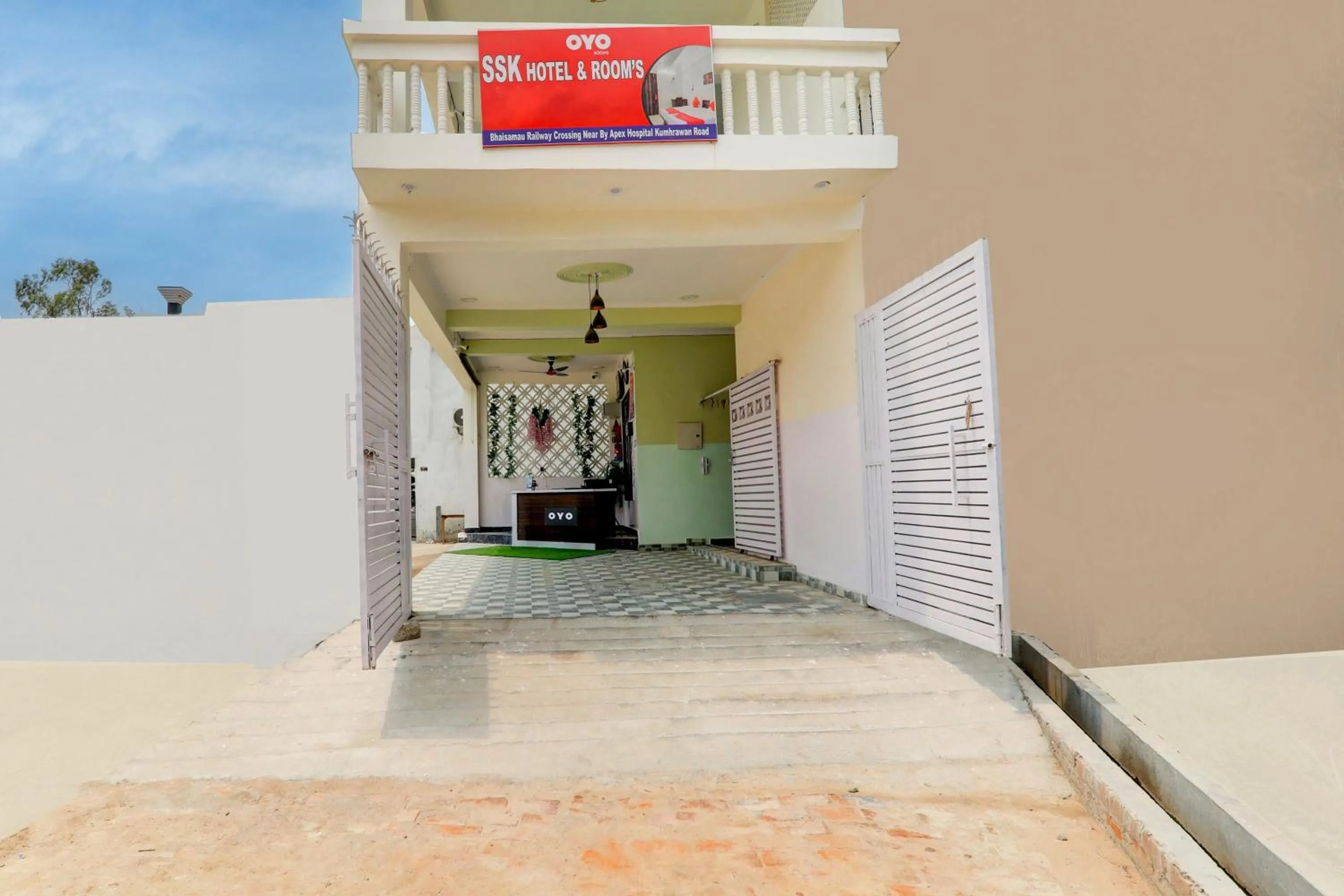 Facade/entrance in Super Hotel O SSK Hotel