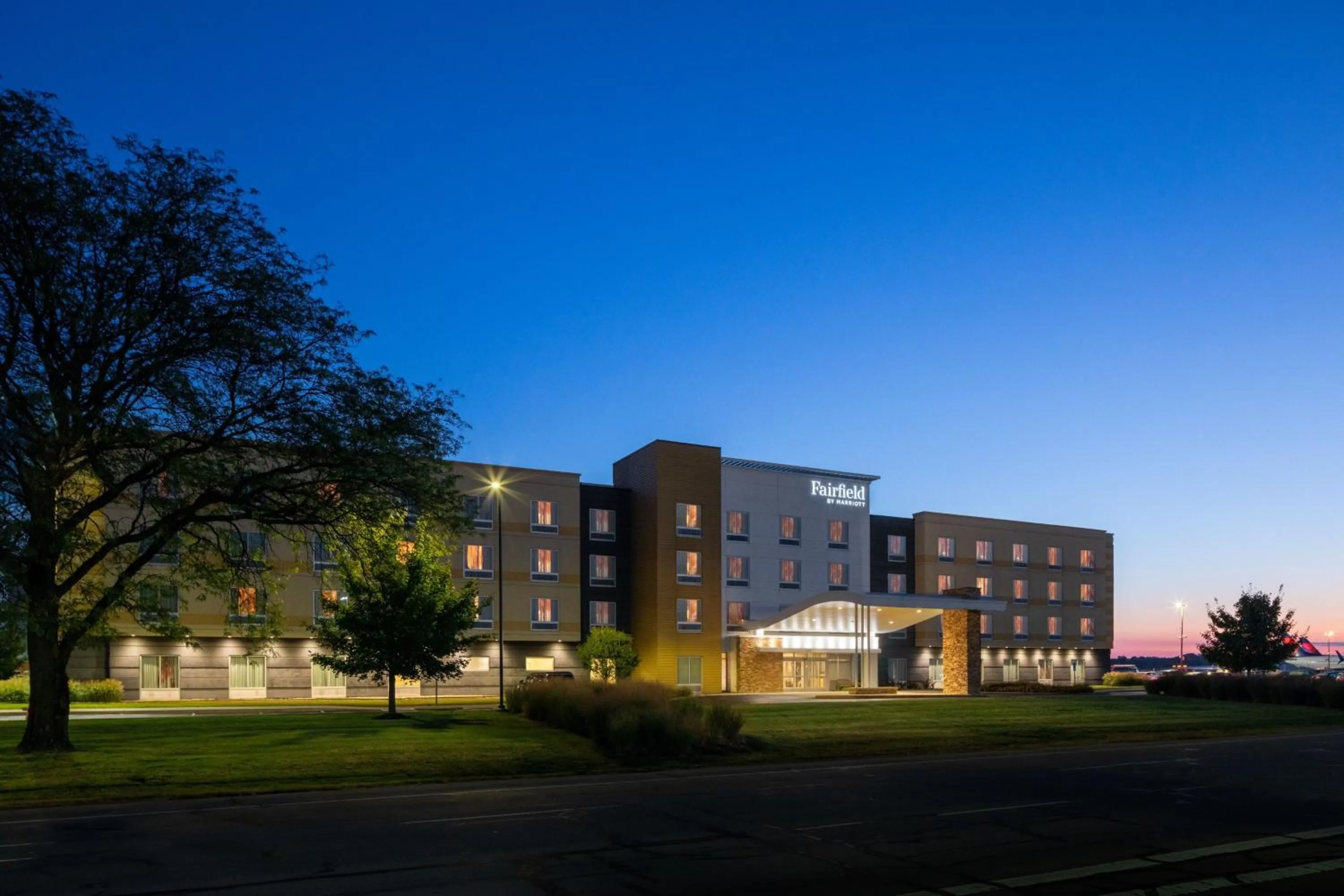 Property building in Fairfield Inn & Suites by Marriott Columbus Airport