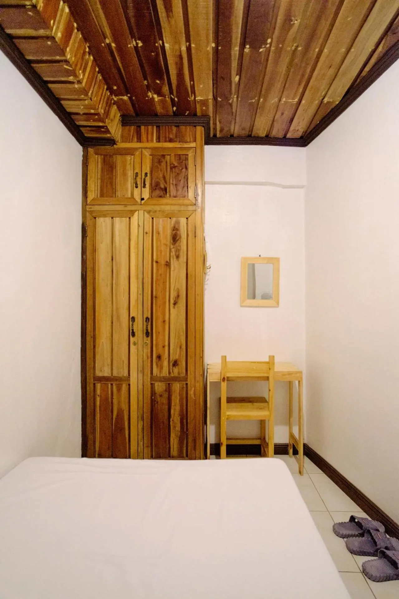 Photo of the whole room, Bed in Pallet Homes - Ledesco