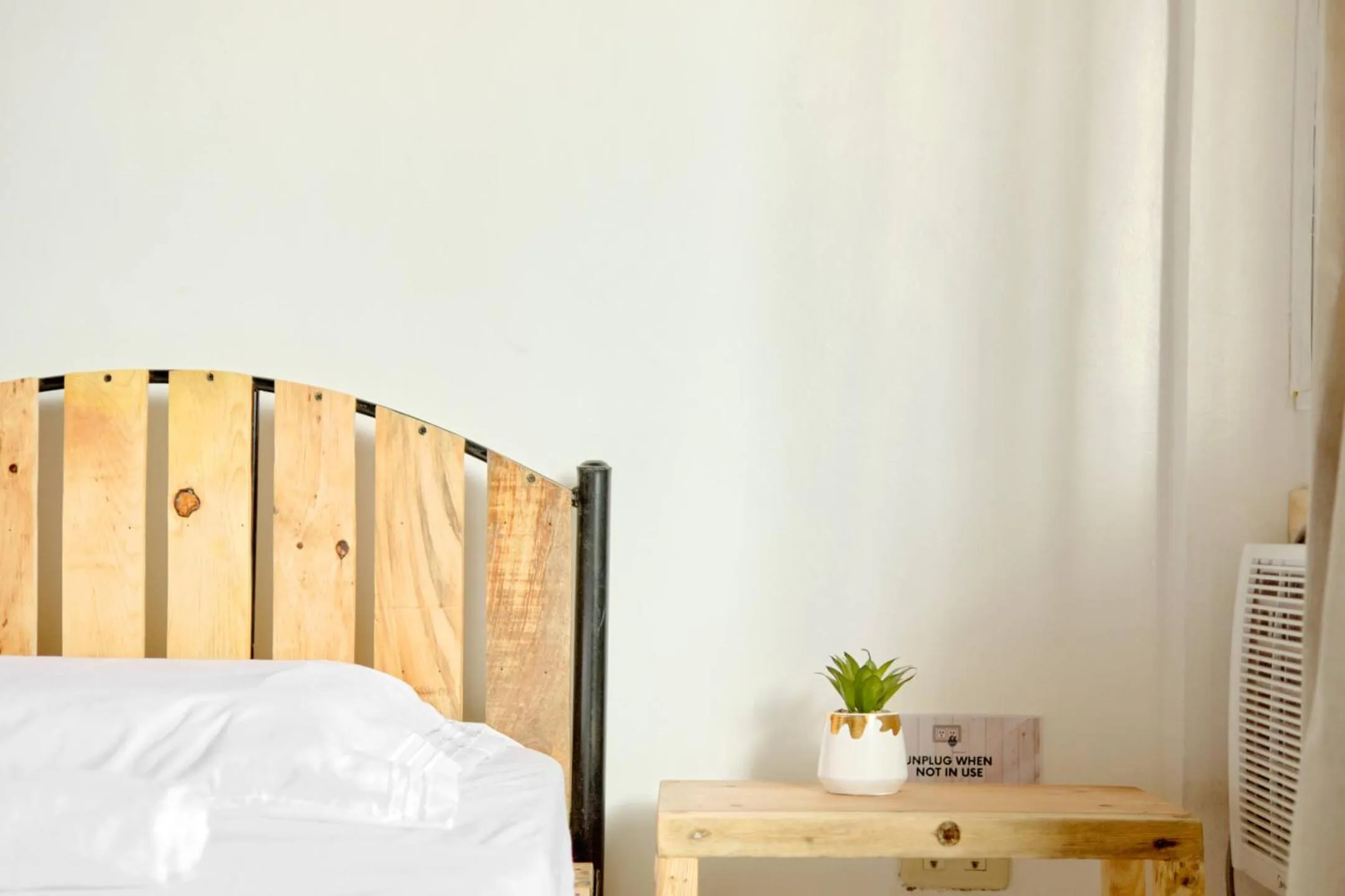 Bed in Pallet Homes - Ledesco
