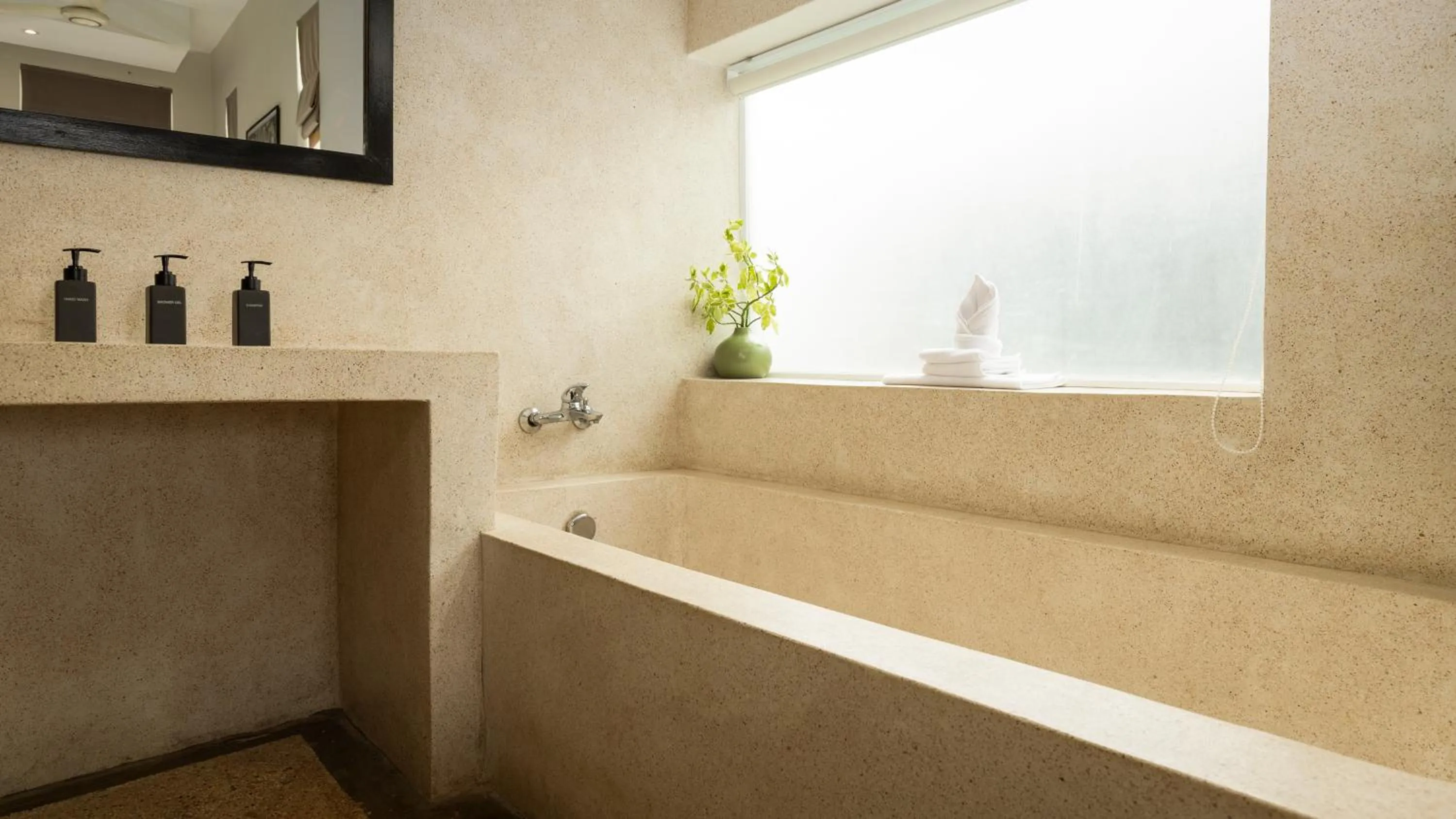 Bath in Babel Boutique