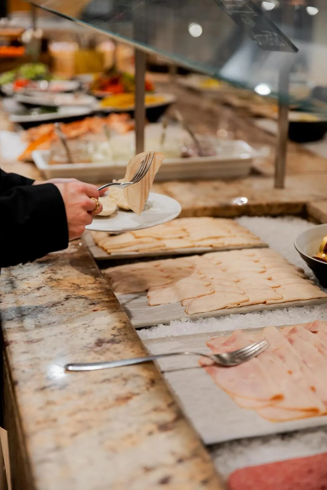 Buffet breakfast in Steigenberger Airport Hotel Amsterdam