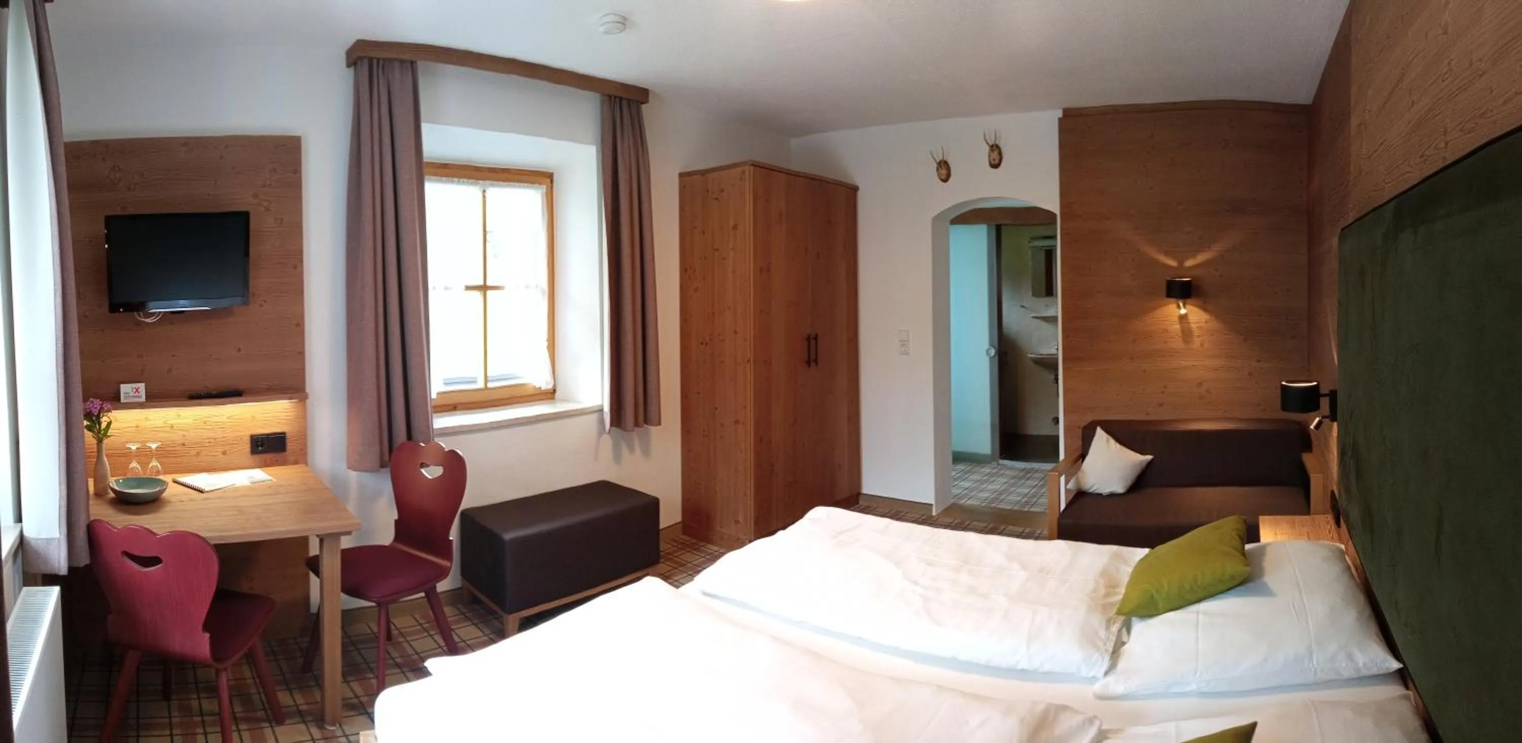 Photo of the whole room, Bed in Gasthaus Aiplspitz