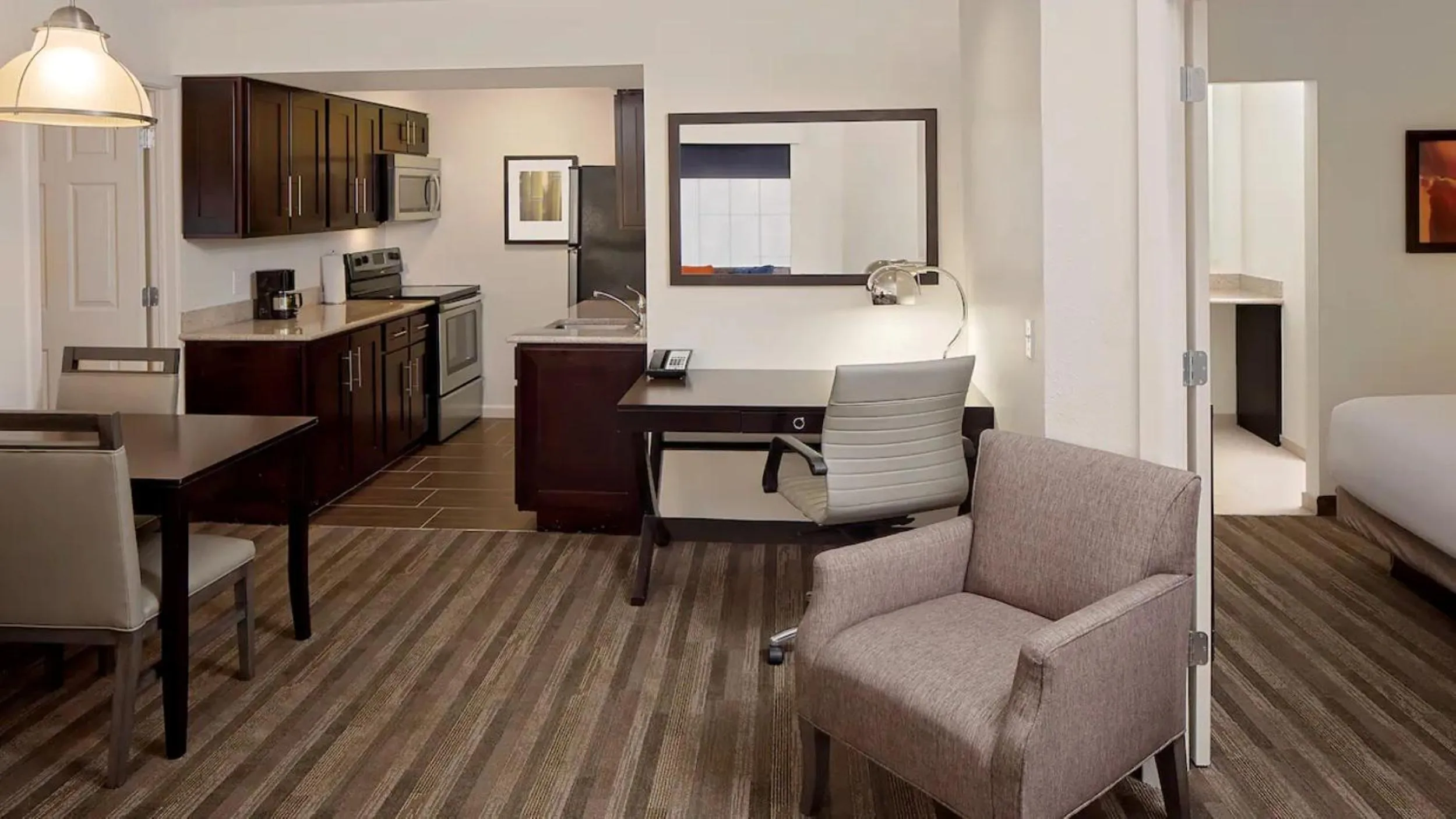 Living room, Bed in Hyatt House Dallas Addison