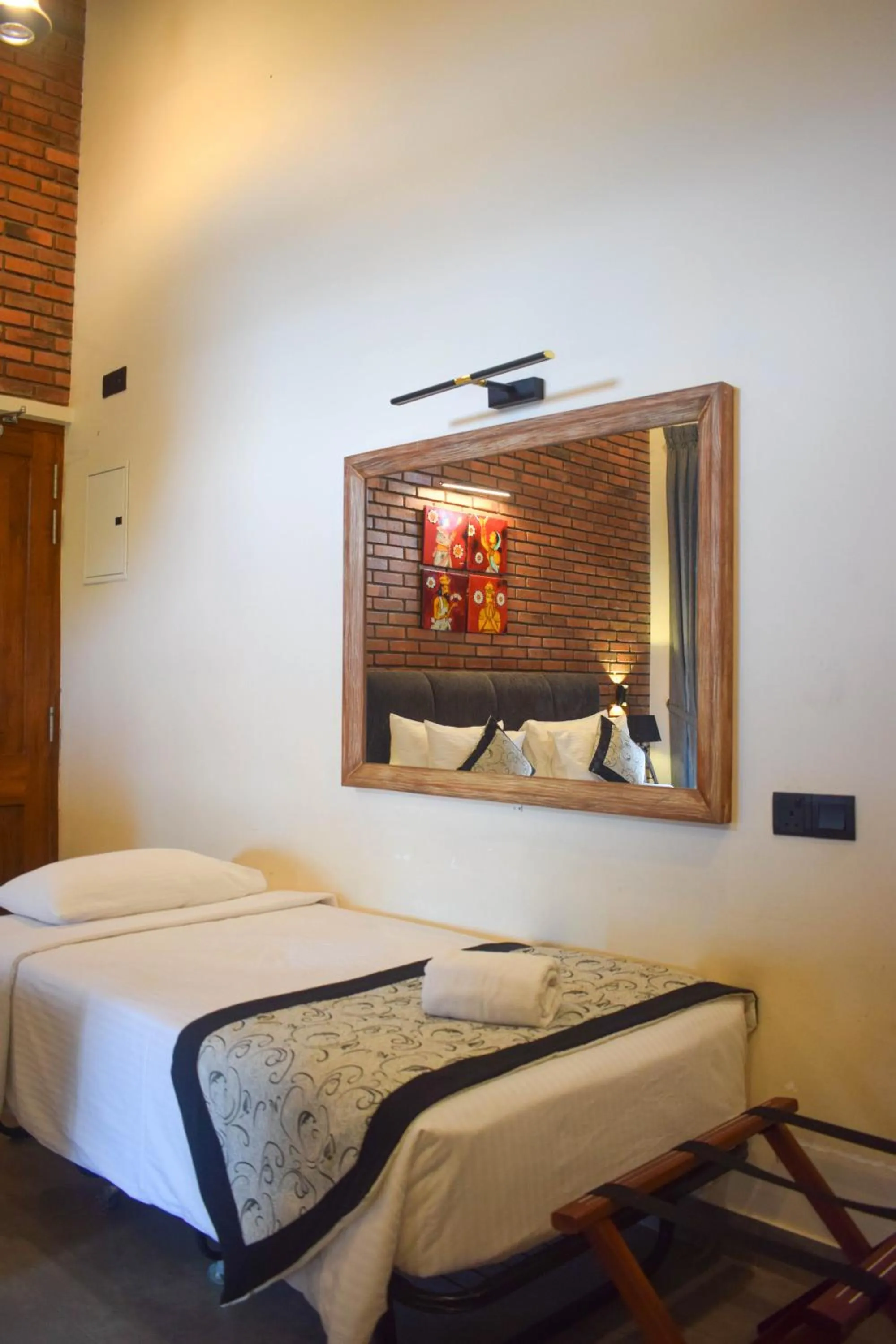 bunk bed, Bed in Abhaya Mandapa