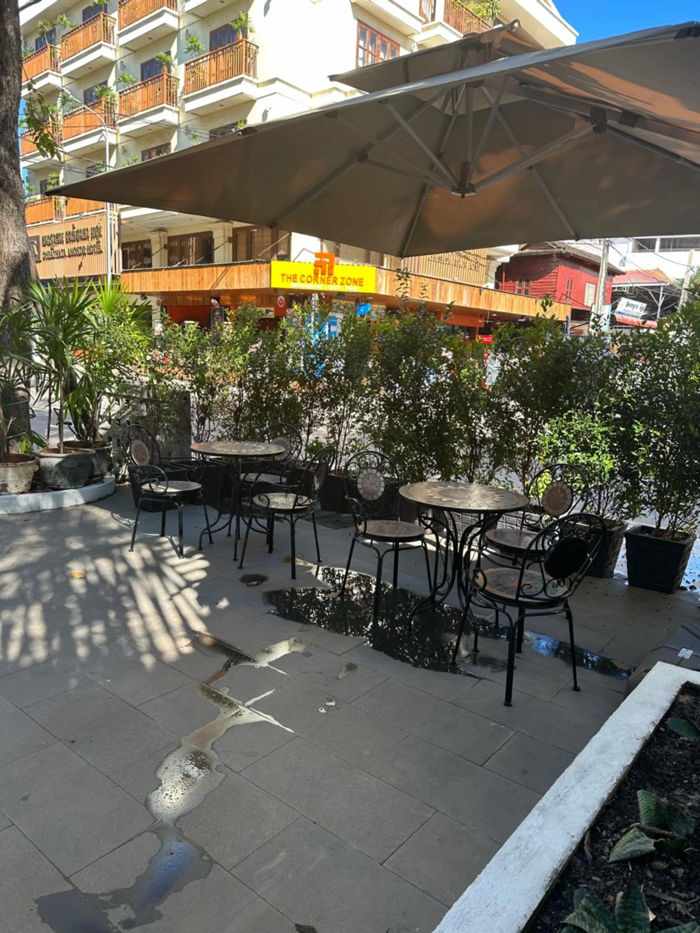 Coffee/tea facilities in Nico’s Hotel and SkyBar