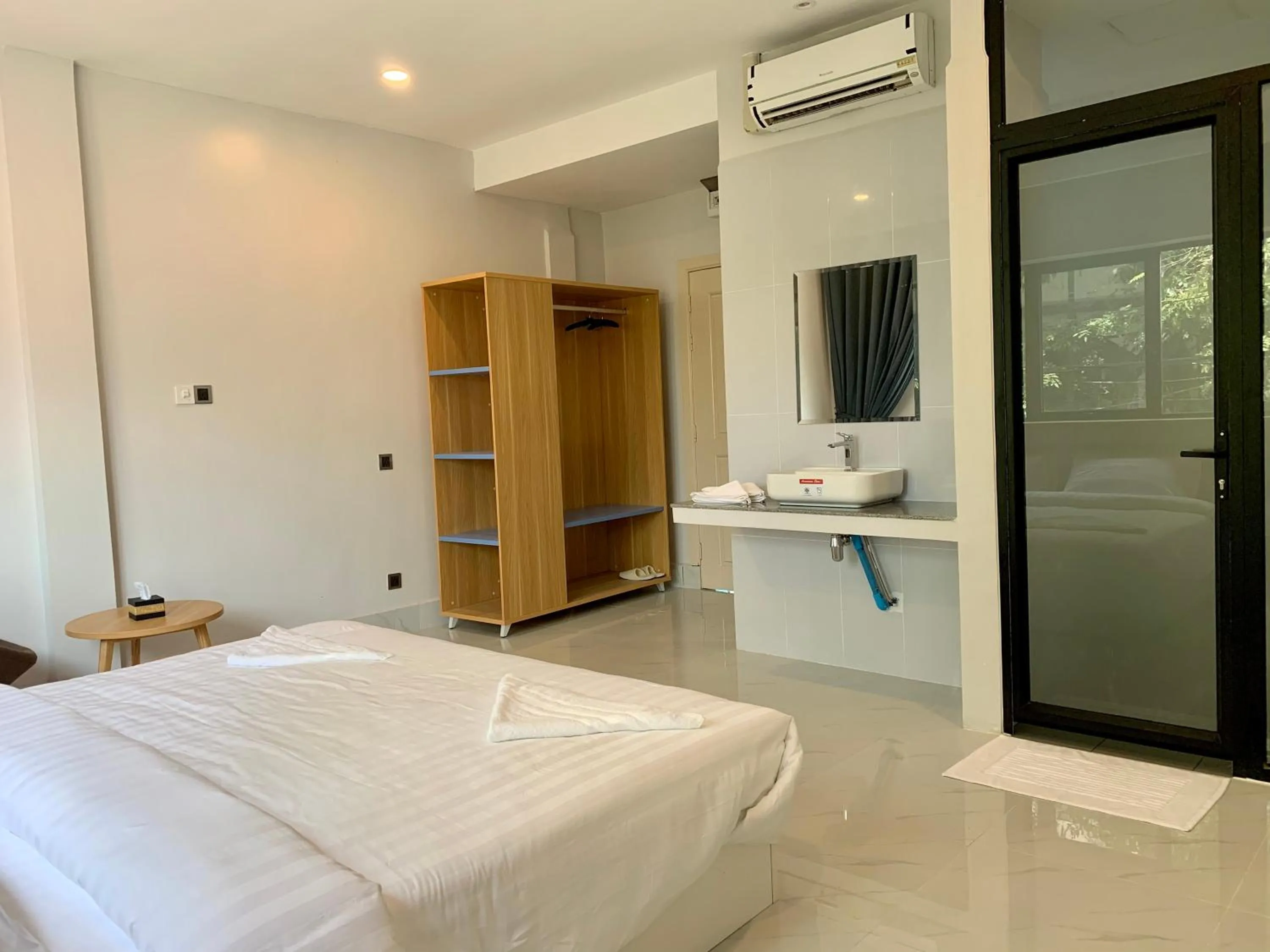 Bedroom, Bed in Nico’s Hotel and SkyBar