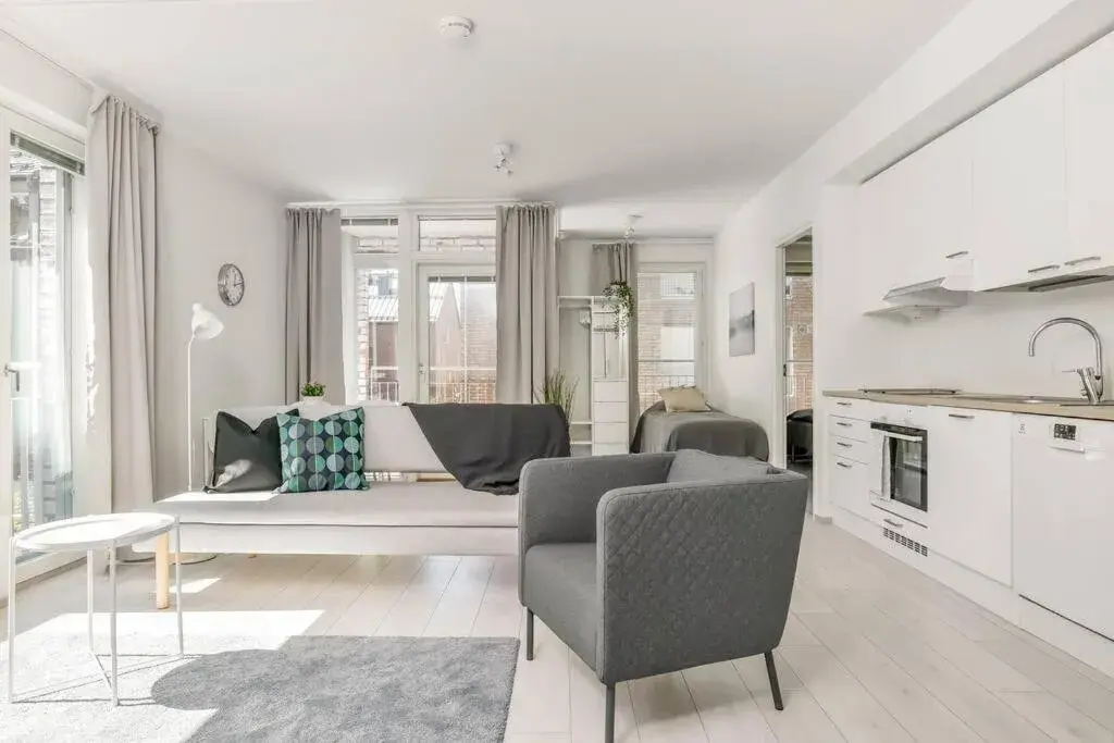 Kotimaailma - Valoisa kolmio Espoon keskustassa Kotimaailma - Valoisa kolmio Espoon keskustassa