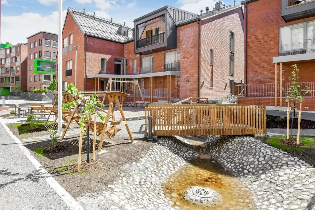 Kotimaailma - Valoisa kolmio Espoon keskustassa